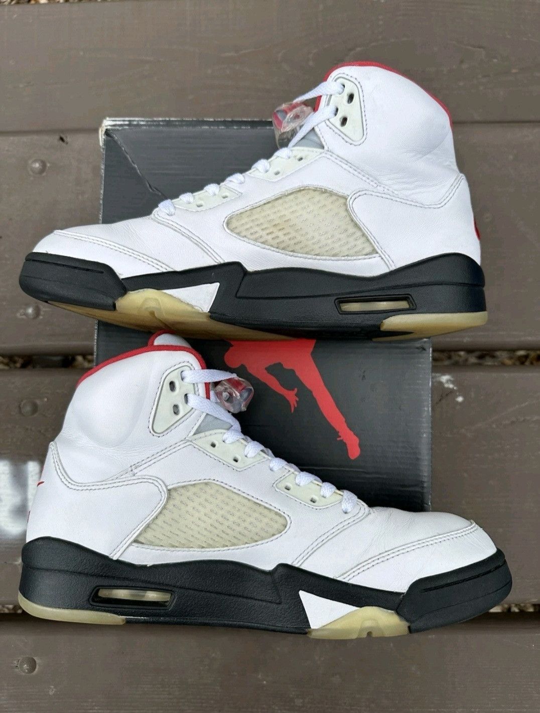 Jordan Brand Nike Air Jordan Retro 5 Fire Red 2020 DA1911102 Size 9.5 Men Size US 9.5 / EU 42-43 - 4 Thumbnail