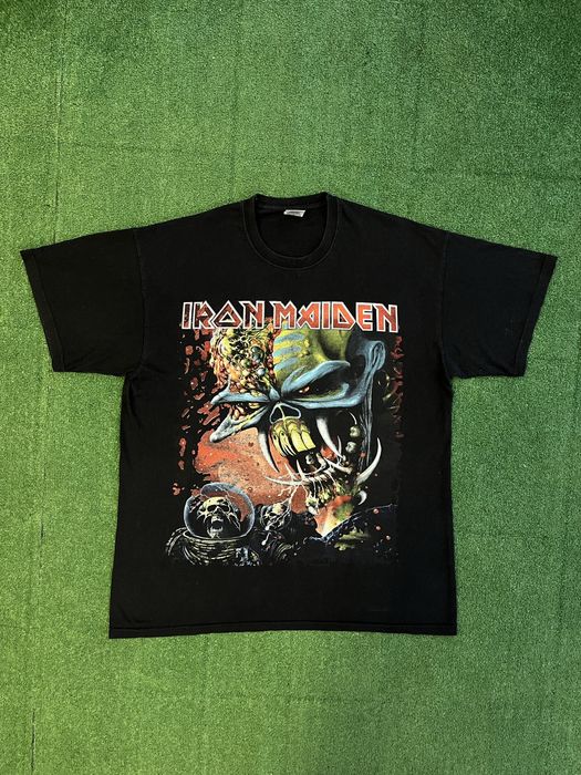 Vintage Vintage Iron Maiden The Final Frontier Tour 2010 Faded Tee