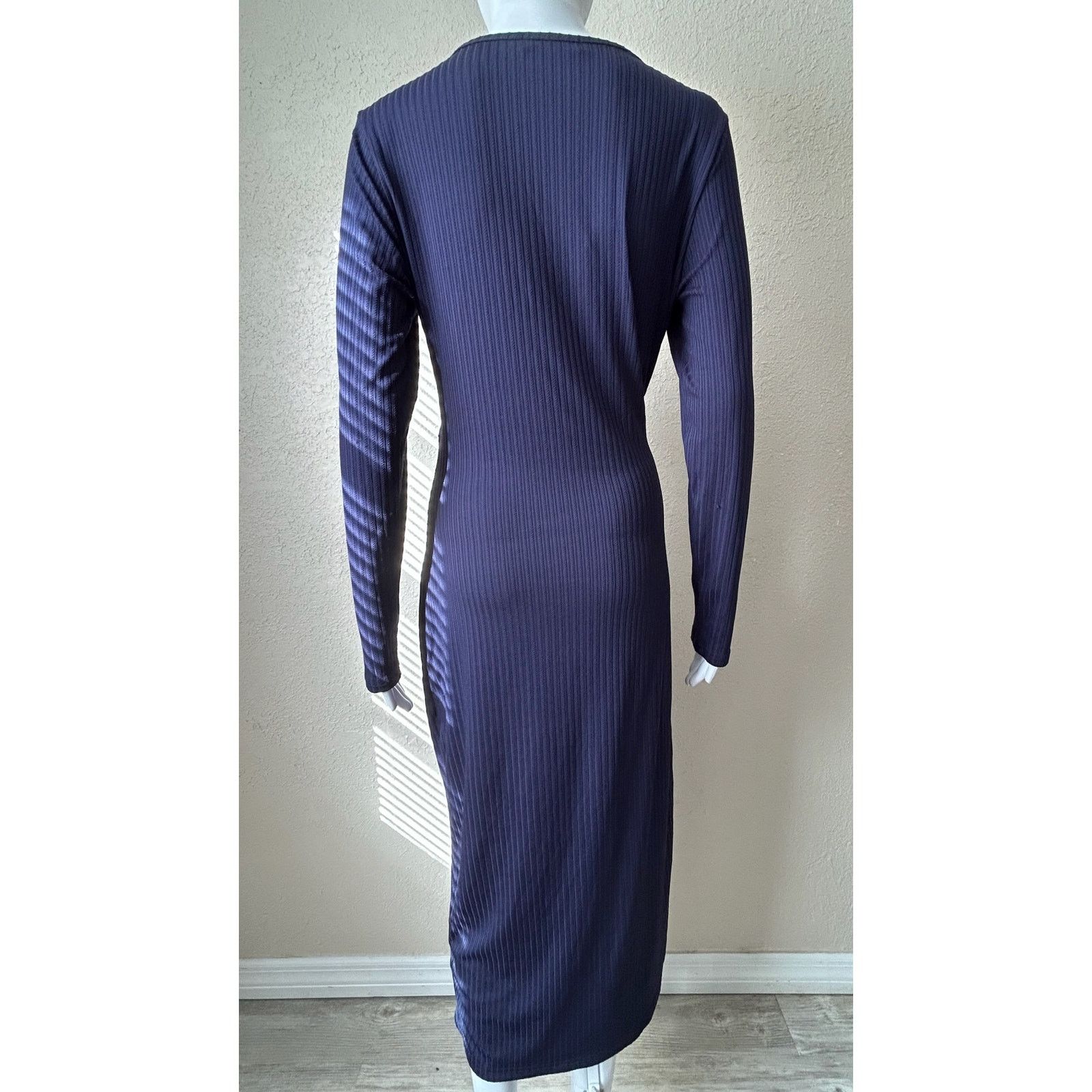 Other Shibever | Midi V Neck Casual Dress | NWT | Medium Size M / US 6-8 / IT 42-44 - 2 Thumbnail