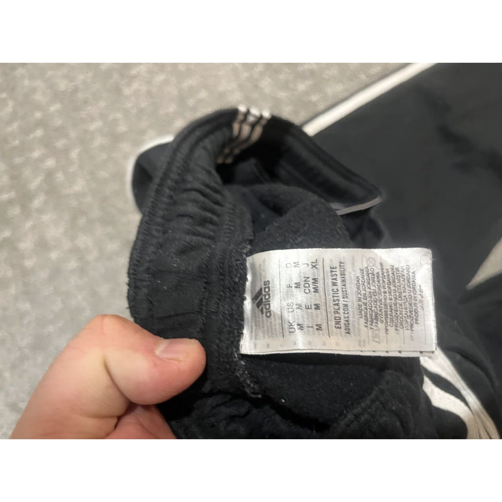 Adidas Adidas Track Pants Mens Medium Black Athletic Zip Ankle 2GF001 Mens Track Pants 90s? (if applicable) Size US 31 - 6 Thumbnail