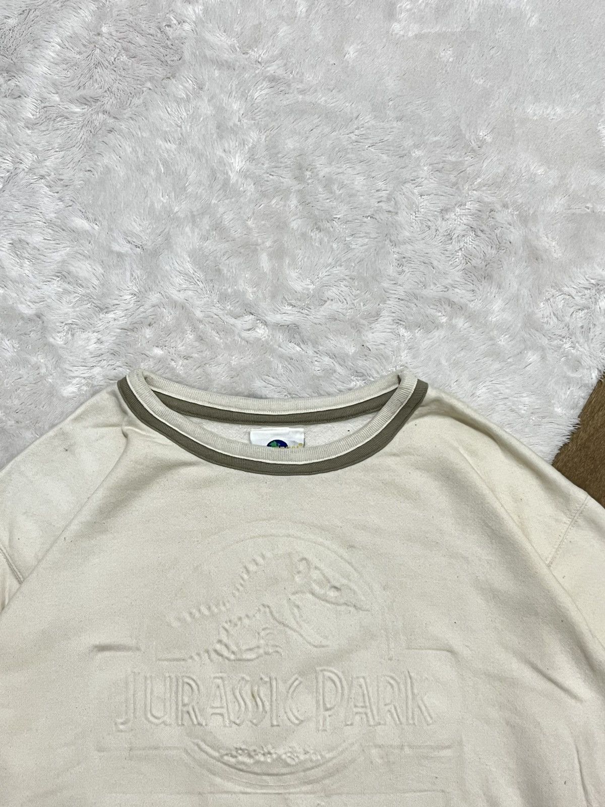 Other Vintage Jurassic Park Embossed Crewneck (USA) L Size US XL / EU 56 / 4 - 2 Thumbnail