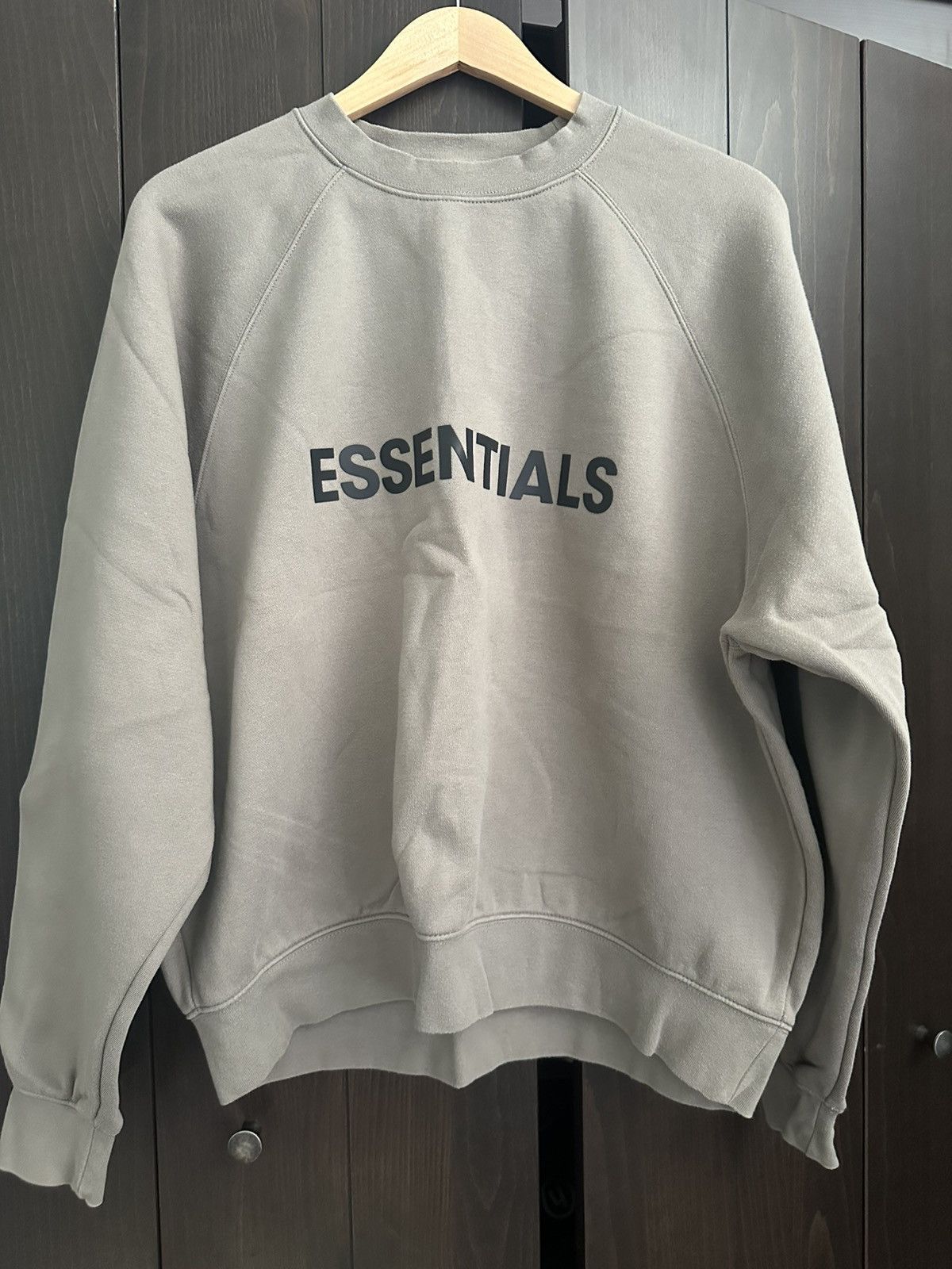 Fear of God Fear of God Essentials Crewneck Applique Logo Size US S / EU 44-46 / 1 - 1 Thumbnail