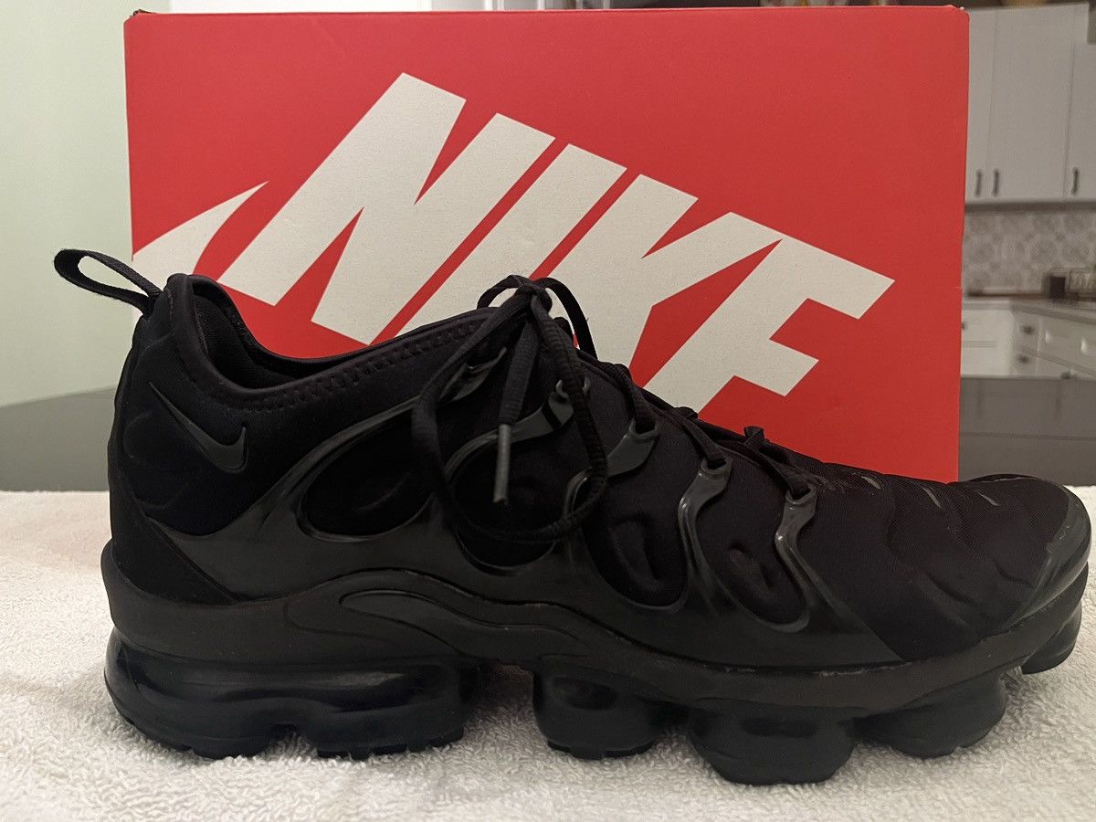 Nike Nike Air VaporMax Plus Size US 11.5 / EU 44-45 - 4 Thumbnail