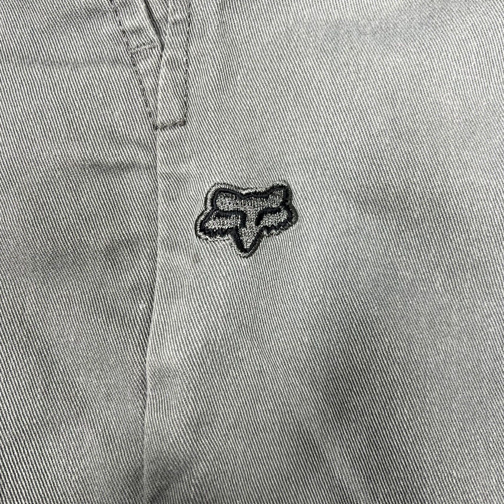 Fox Racing Fox Men’s Shorts Casual 28 Gray 8” Inseam Flat Front Polyester Cotton Chino Pockets Belt Loops Logo Regular Size US 28 / EU 44 - 5 Thumbnail