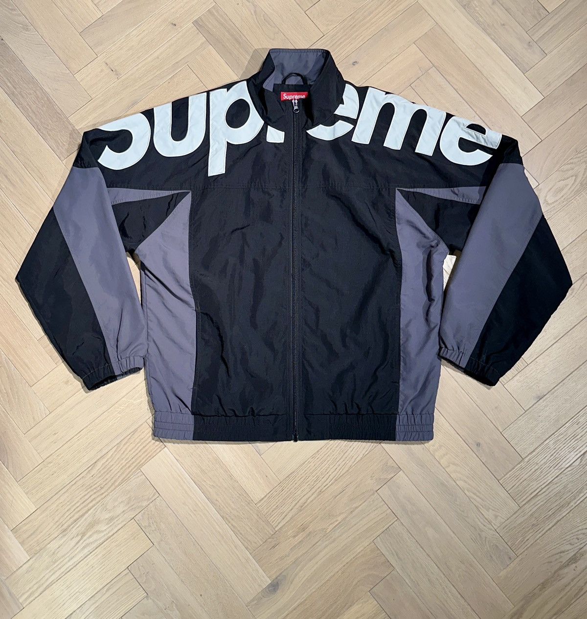 Supreme shoulder logo online