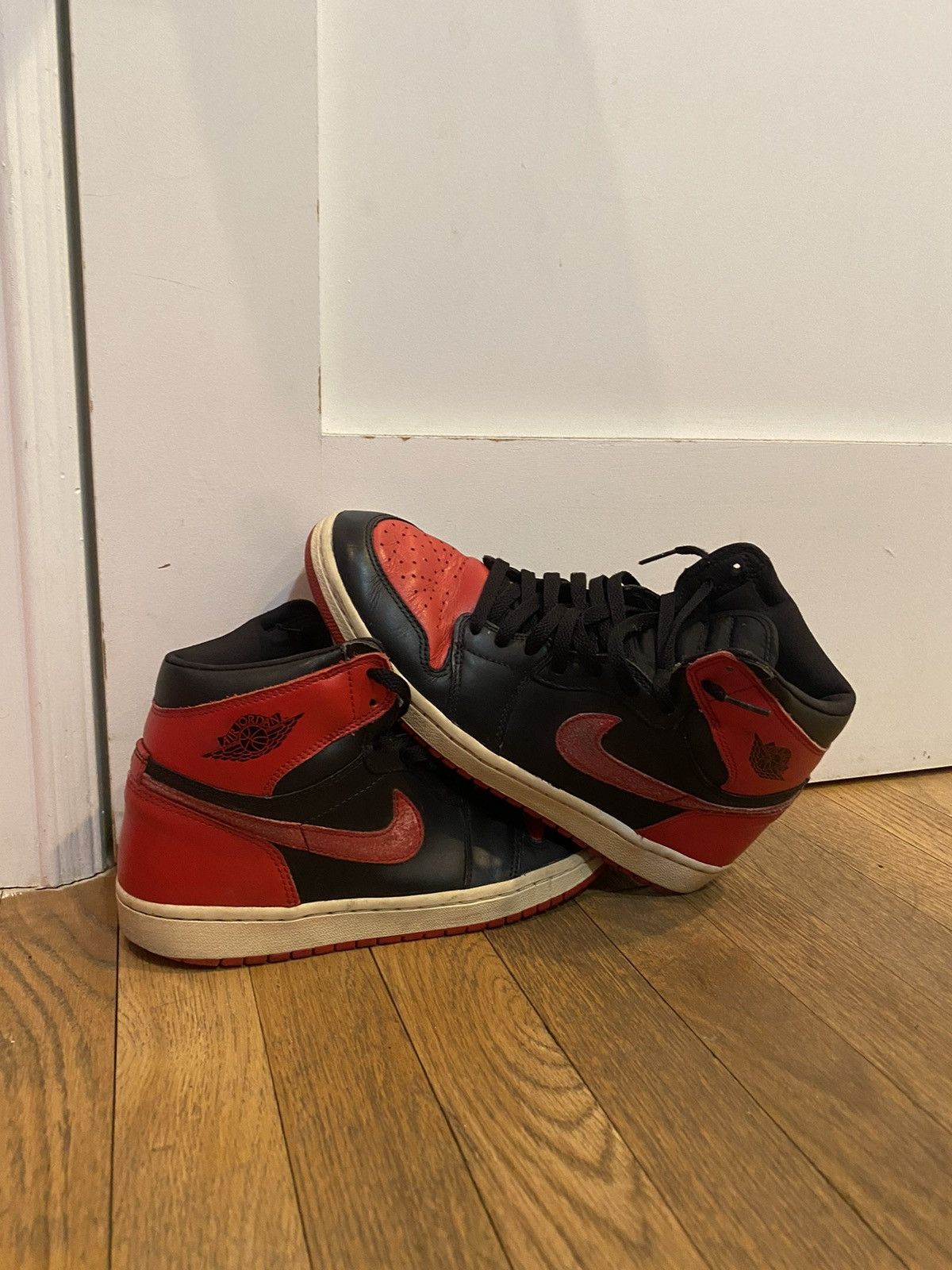 Jordan Brand × Nike Jordan 1 bred 2001 9.5 Size US 9.5 / EU 42-43 - 1 Thumbnail
