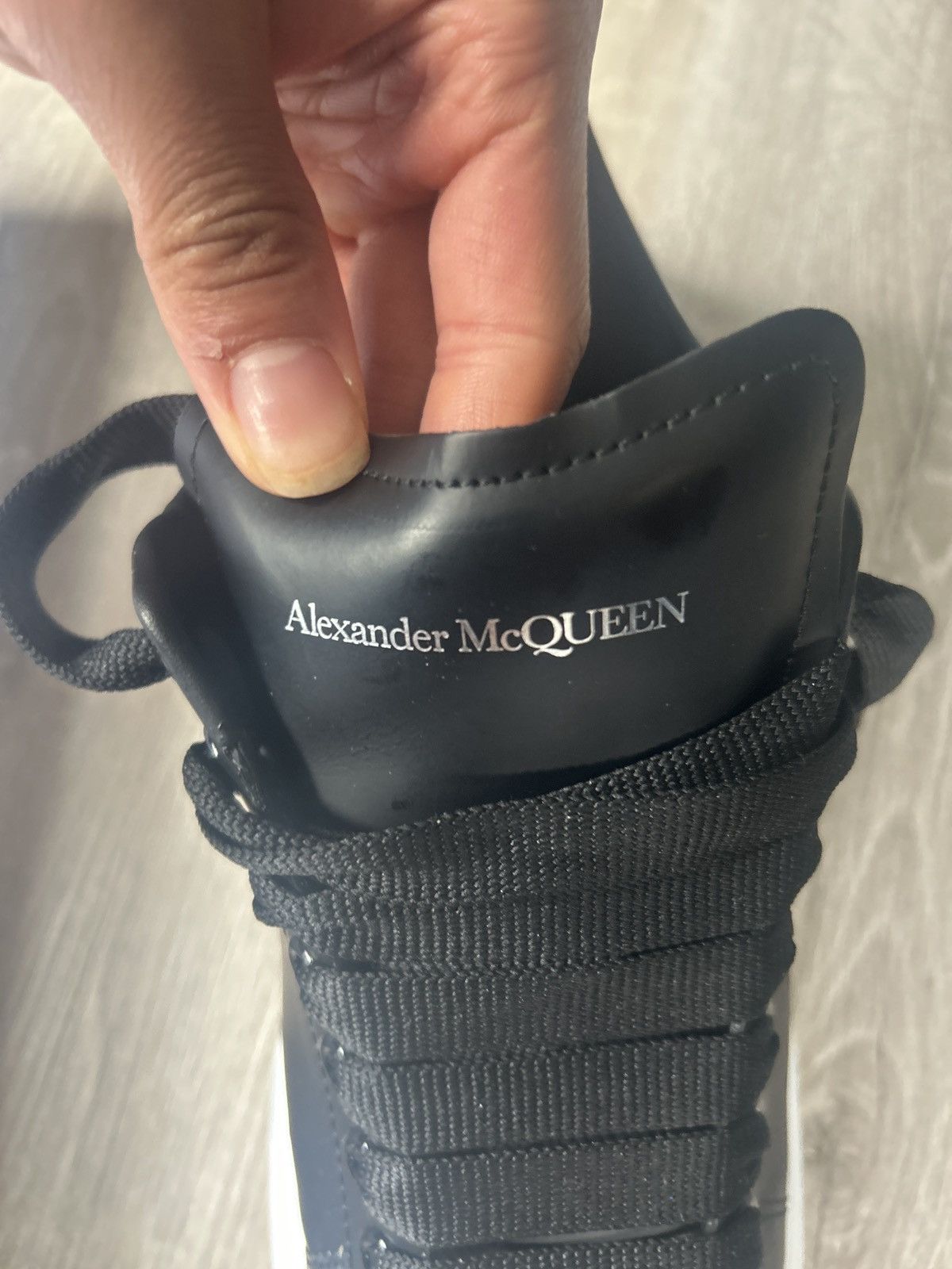Alexander McQueen Alexander McQueen oversized sneaker Black/White Size US 9 / EU 42 - 10 Thumbnail