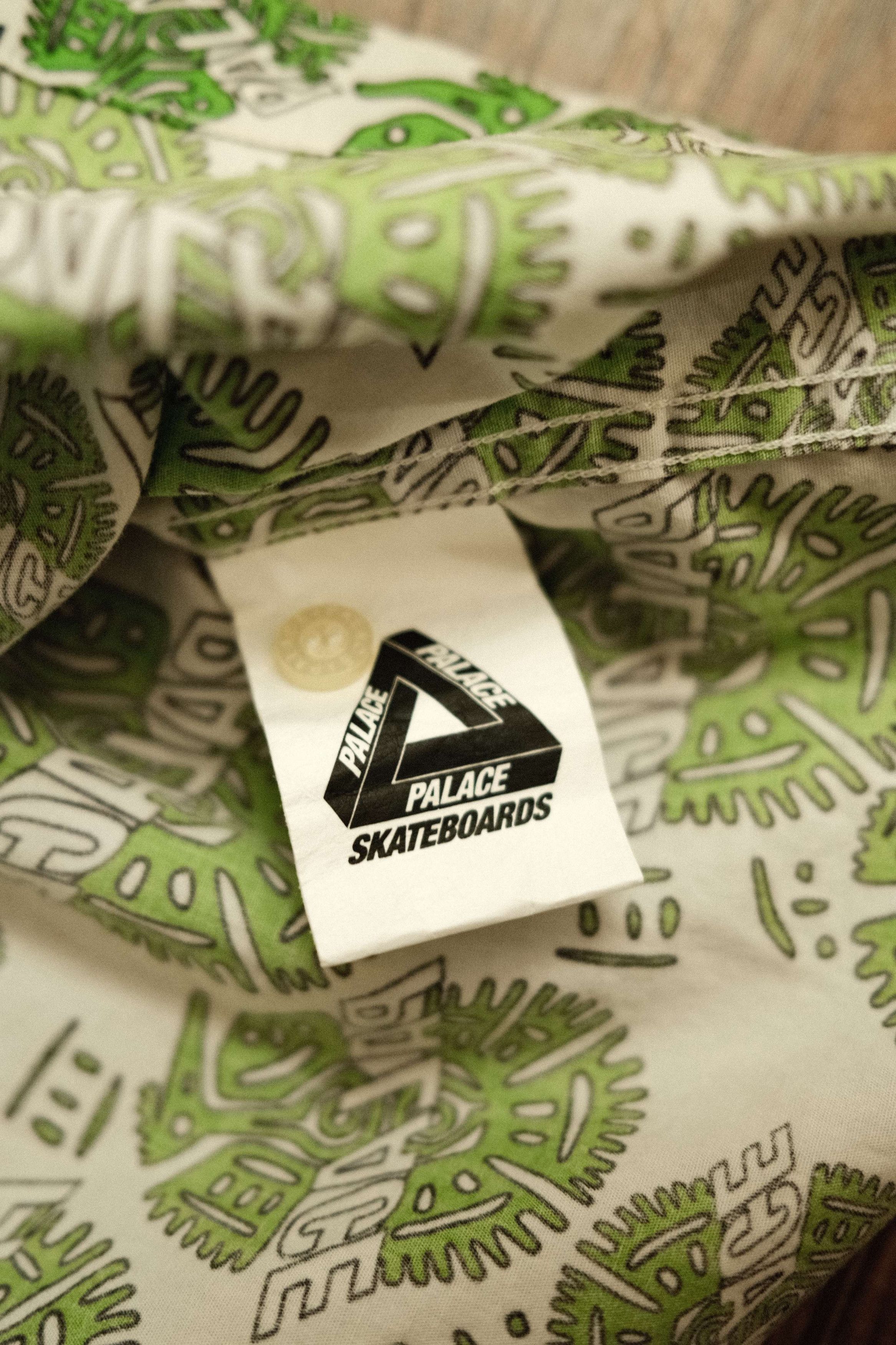 Palace Palace Skateboards Surf Shirt in White and Green Size US L / EU 52-54 / 3 - 7 Thumbnail