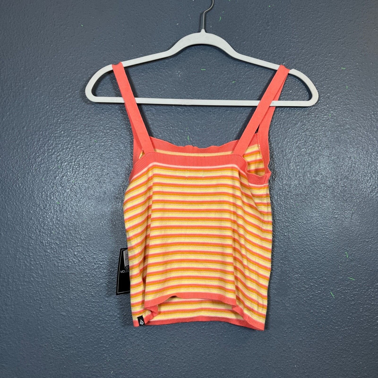 Volcom Volcom S women’s top yellow pink new sleeveless t-shirt tee Size S / US 4 / IT 40 - 3 Thumbnail