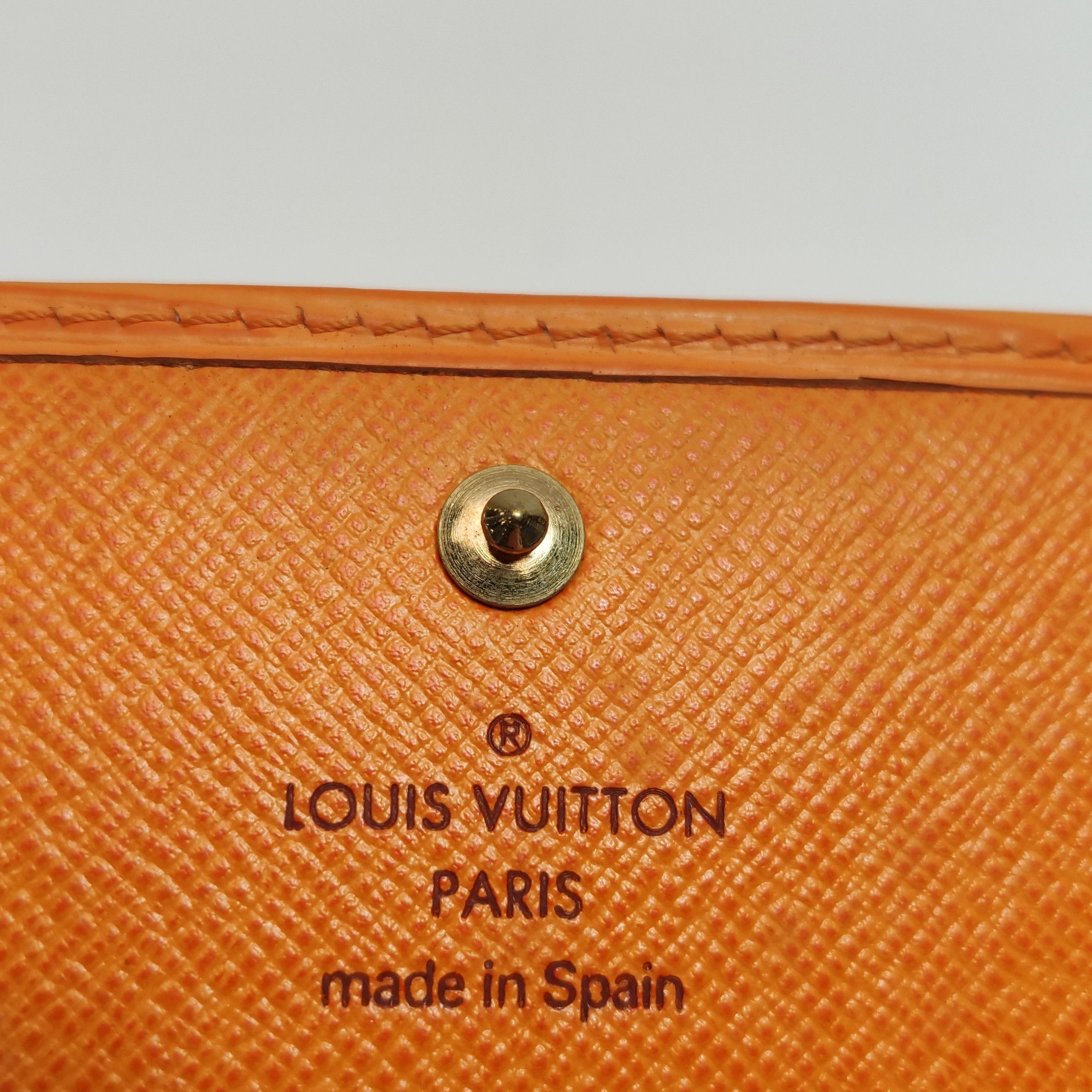 Louis Vuitton Louis Vuitton (LV) Cowhide Solid Color Water Ripple Wallet Size ONE SIZE - 2 Thumbnail