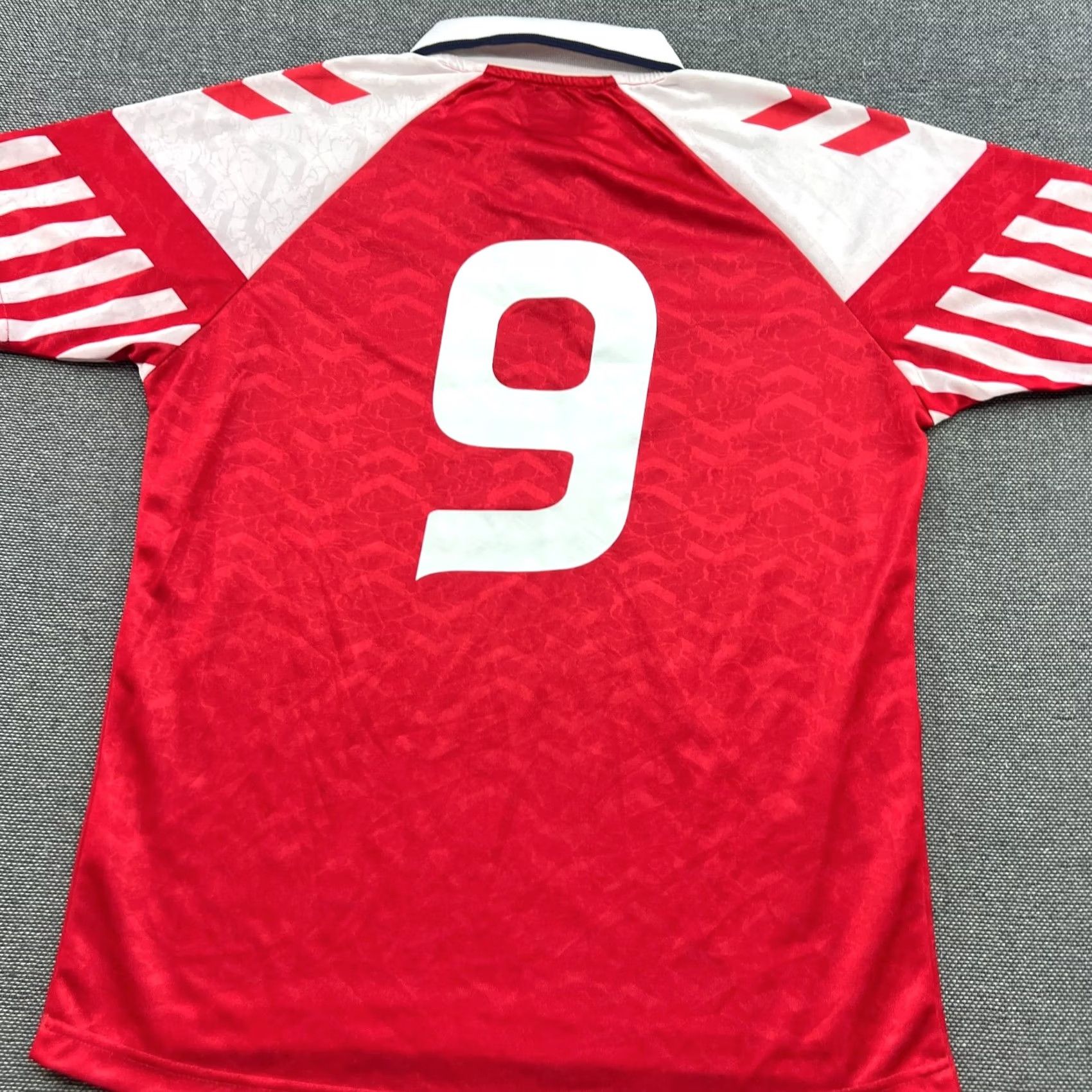 Hummel Hummel Denmark 1992 Home Jersey Mens Medium #9 Red Football T-Shirt Sports Quick Dry Polyester Shirt Size US M / EU 48-50 / 2 - 4 Thumbnail
