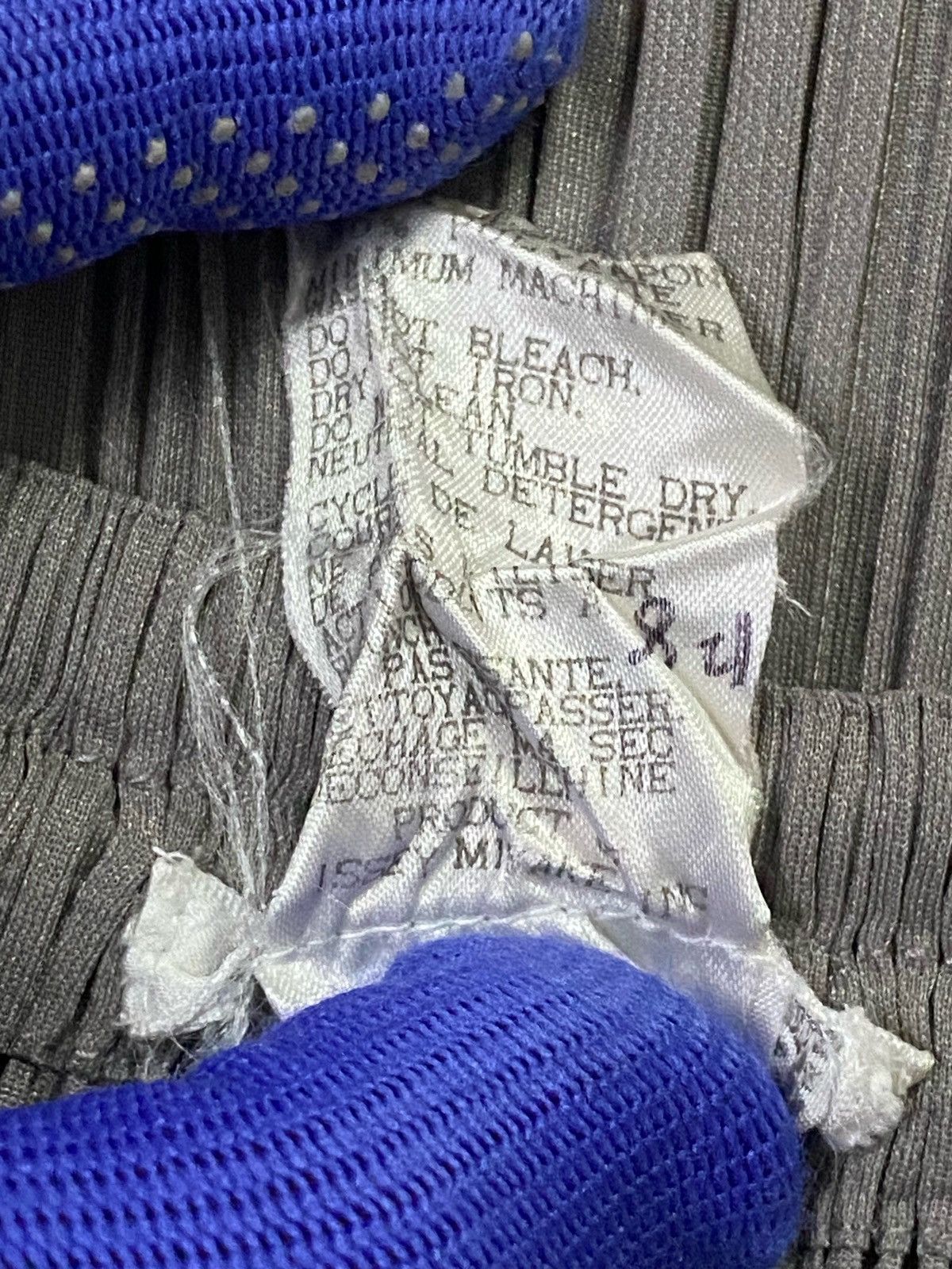 Issey Miyake × Pleats Please Issey Miyake Pleats Please Issey Miyake Pleated Basics Skirt Size 26" / US 2 / IT 38 - 11 Thumbnail