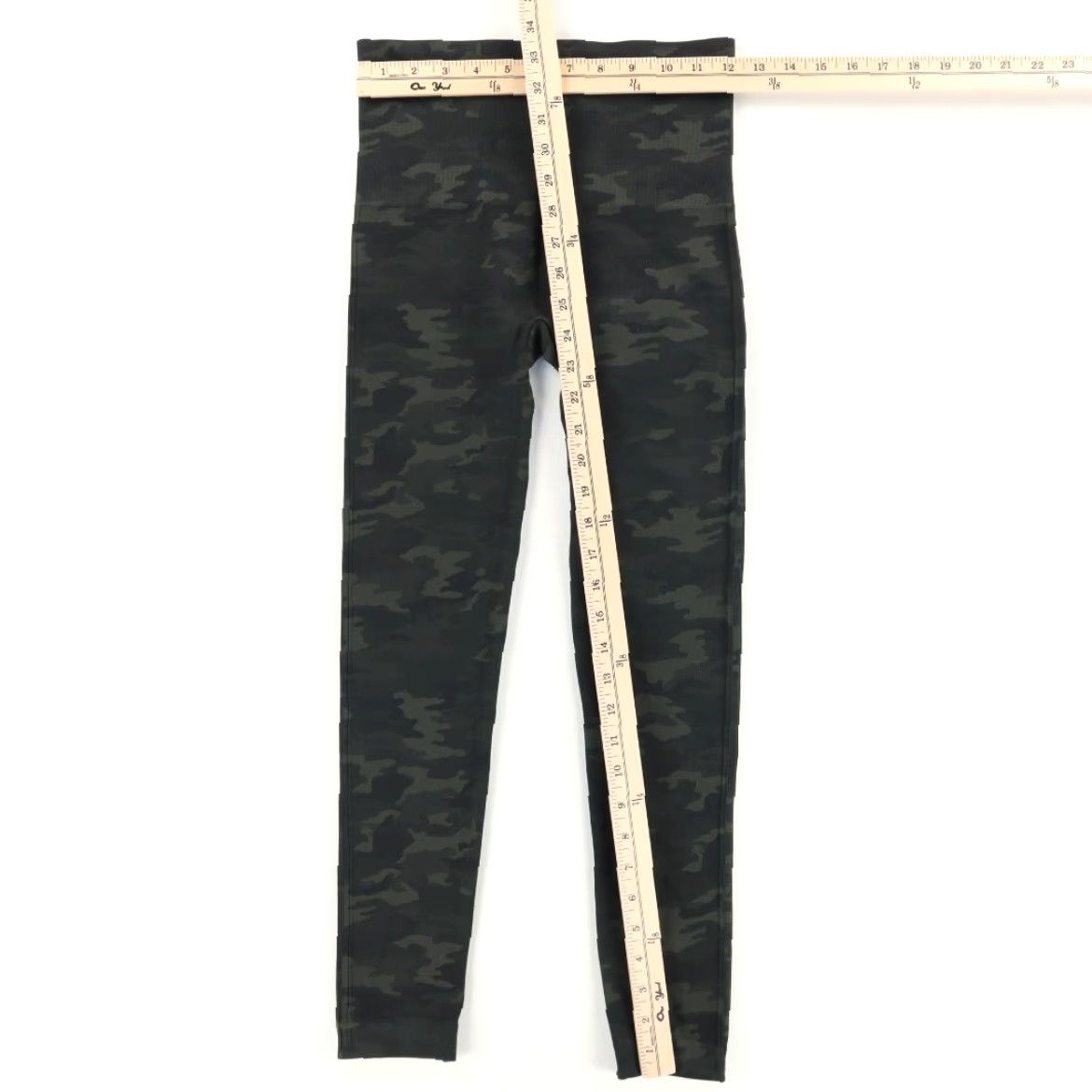 Spanx Spanx High Rise Crop Nylon Woven Leggings Green Camouflage Women's M Leggings Size 32" / US 10 / IT 46 - 3 Thumbnail