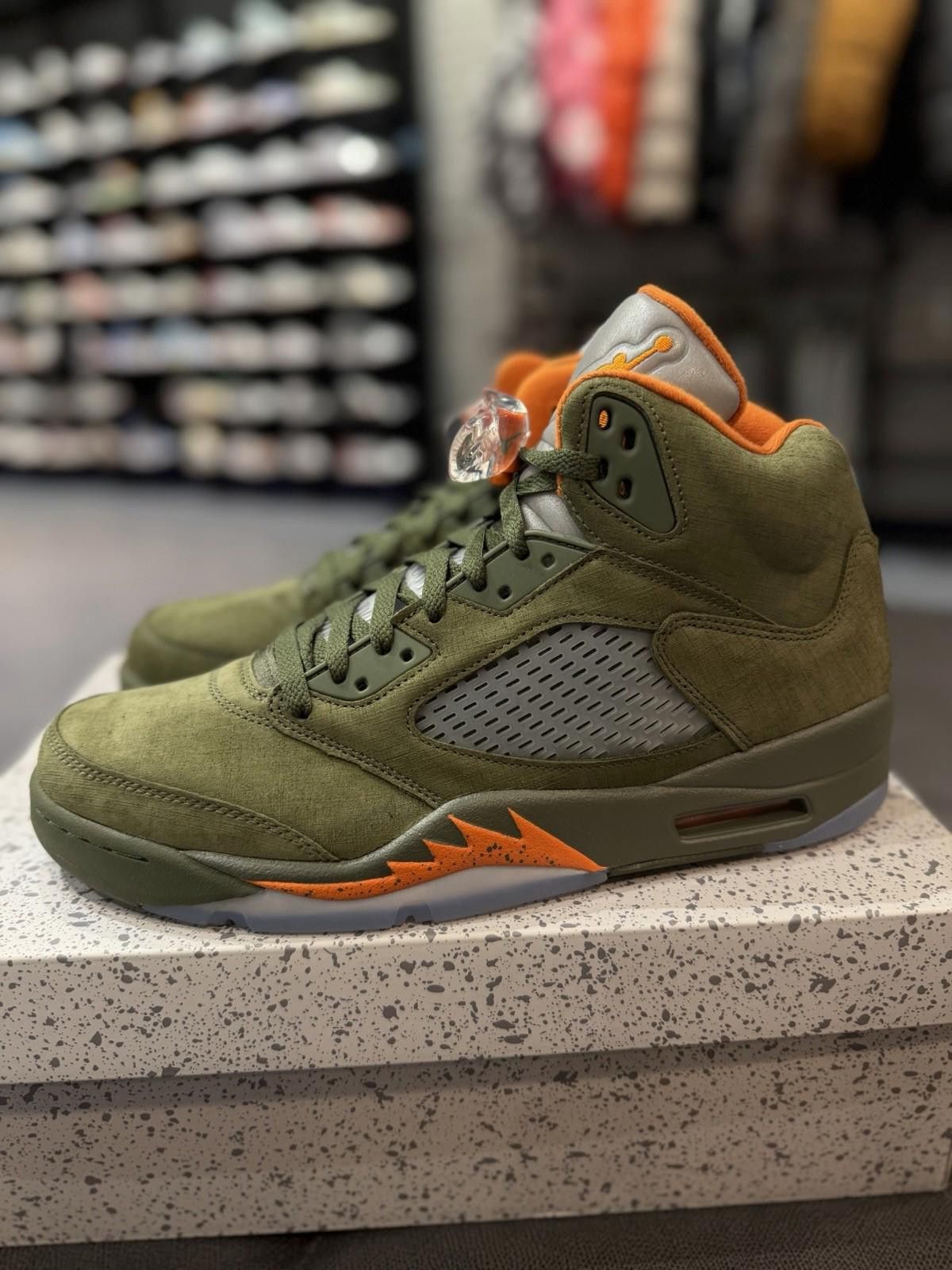 Jordan Brand Air Jordan 5 Retro Olive 2024 DD0587-308 | Men’s Size 12 Size US 12 / EU 45 - 4 Thumbnail