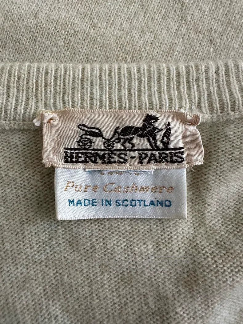 Hermes Hermes 1990s Gold-Button Cashmere Knit Sweater - Rose Bean Size L / US 10 / IT 46 - 8 Thumbnail