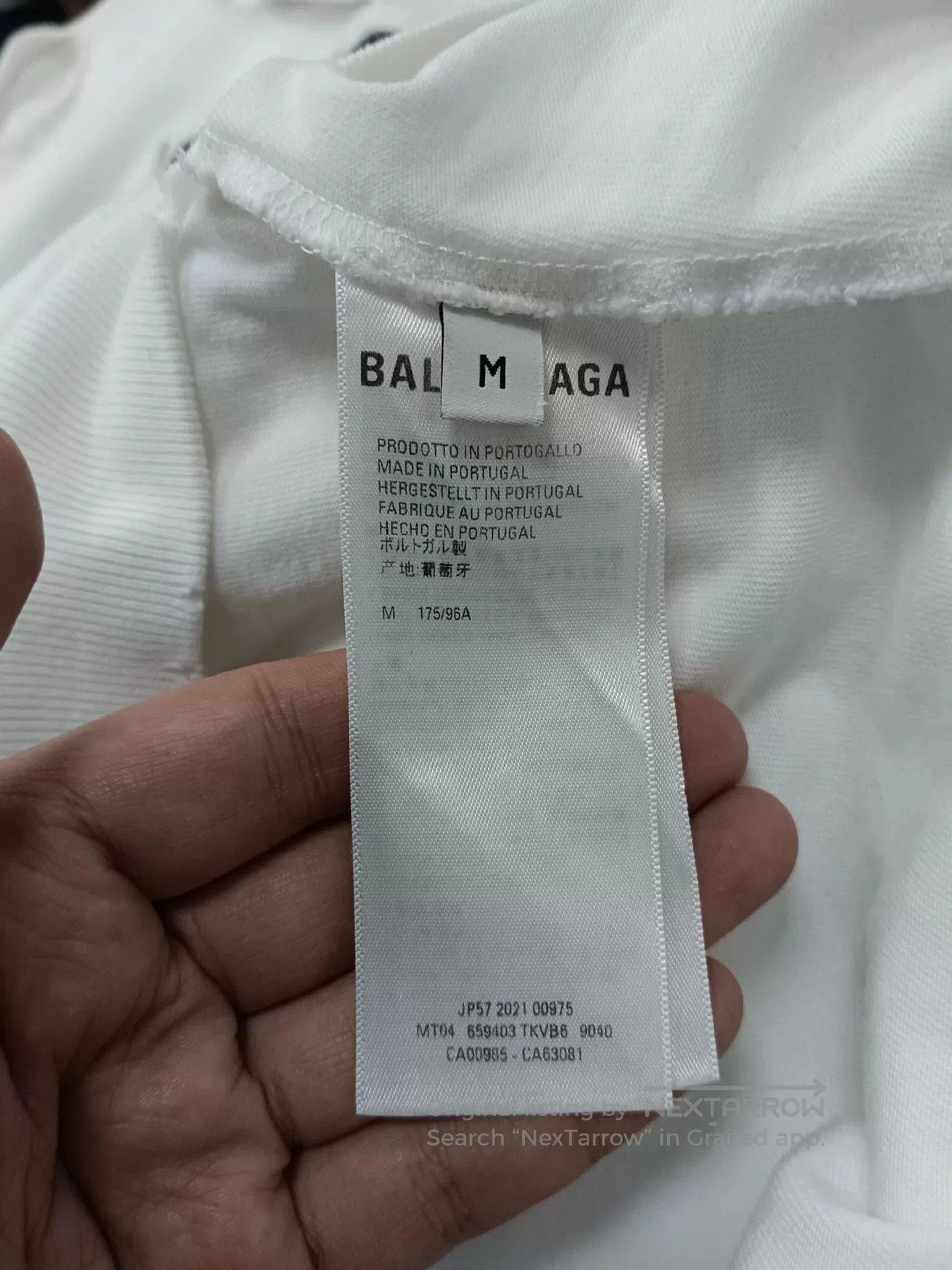 Balenciaga balenciaga distressed logo hoodie in white. Size US M / EU 48-50 / 2 - 4 Thumbnail