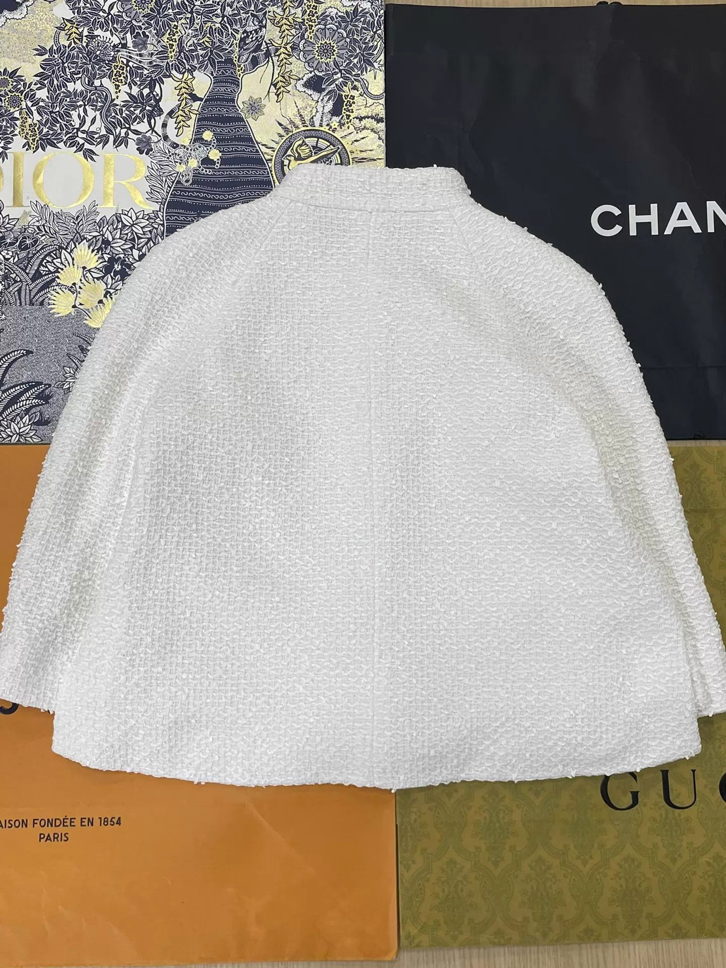 Chanel Chanel Greek Collection White Tweed Jacket & Skirt Set 38 Size S / US 4 / IT 40 - 3 Thumbnail