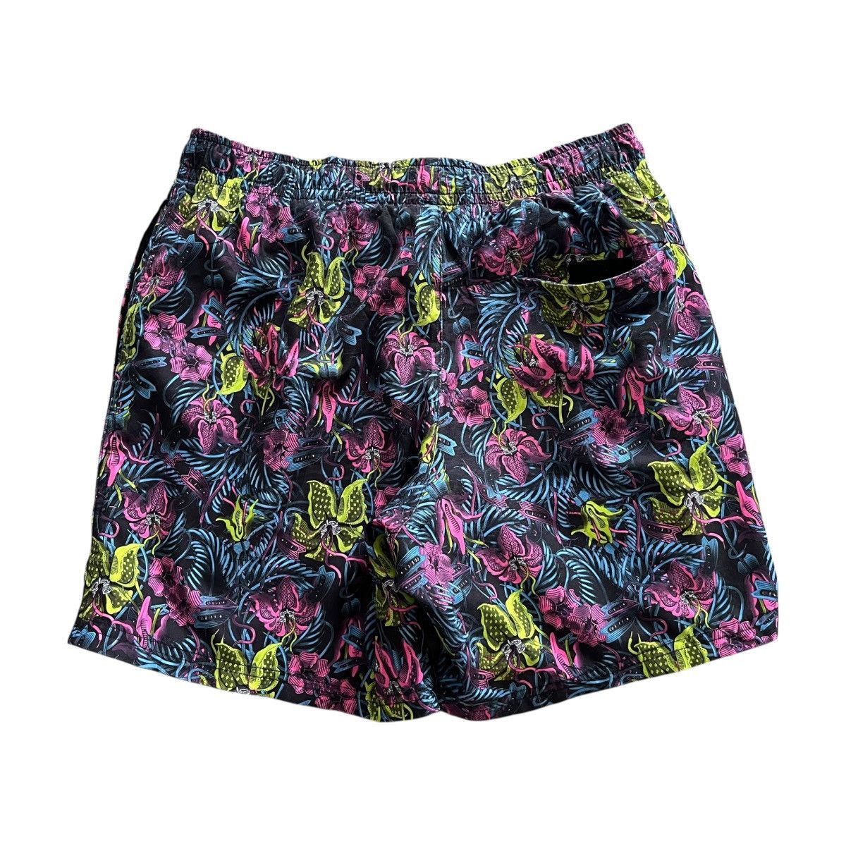 Nike Vintage Nike Swoosh Floral Short Size US 32 / EU 48 - 3 Thumbnail