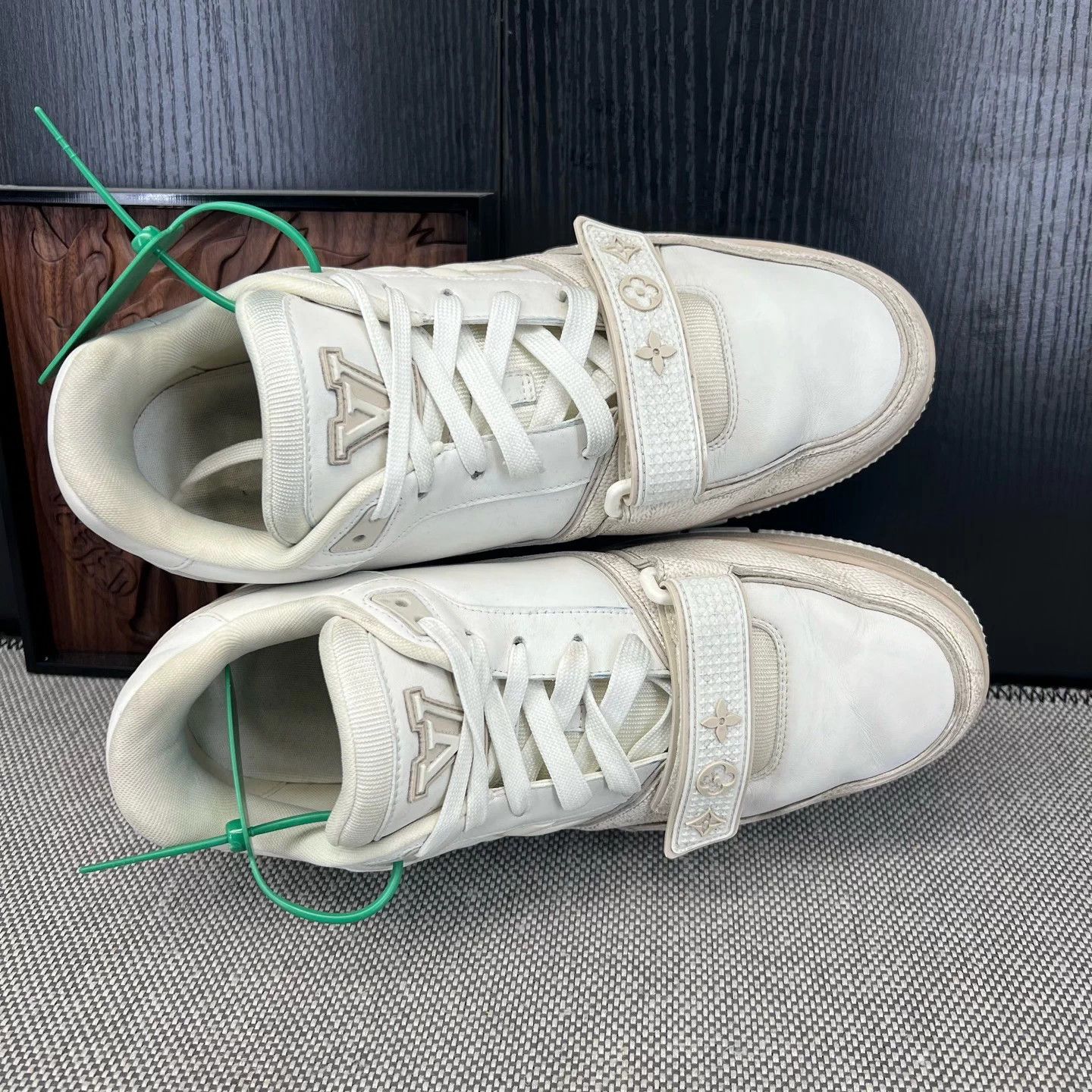 Louis Vuitton LV Trainer Beige Velcro Strap US8 Like New Size US 9 / EU 42 - 6 Thumbnail