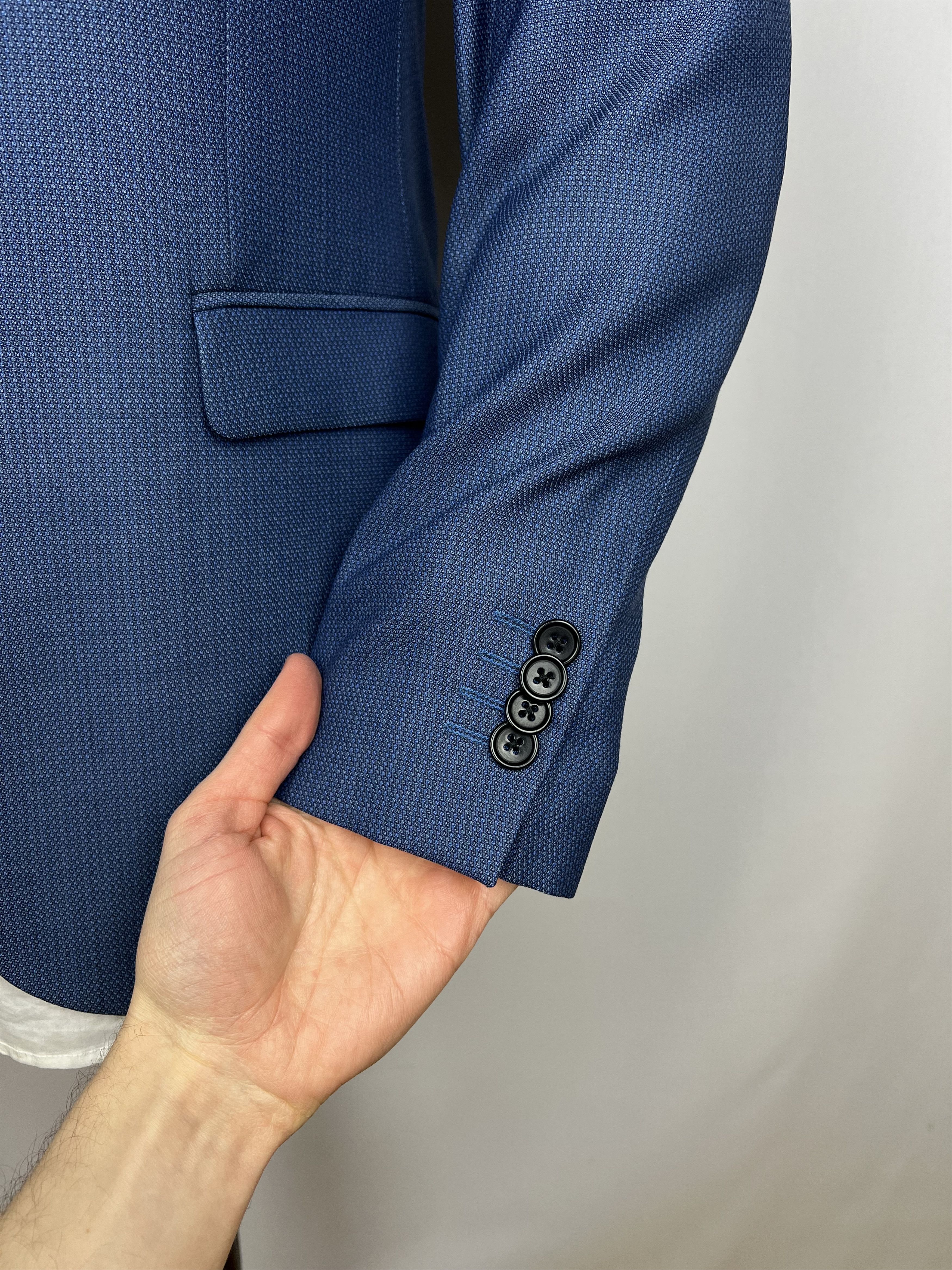 Other CACHAREL Lane Bugella Wool Blend Solid 2 Piece Classic Suit Size 38R - 8 Thumbnail