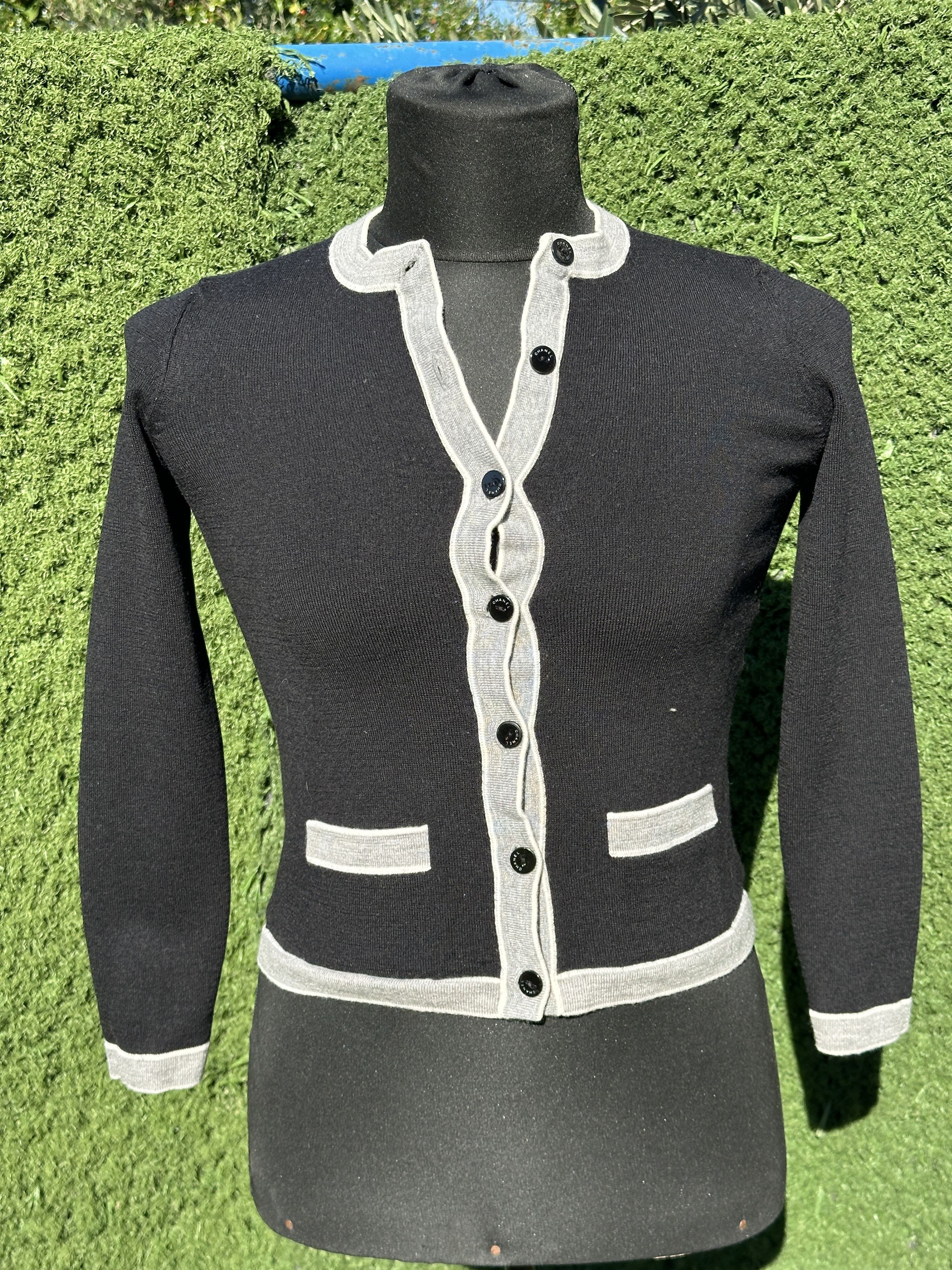 Chanel Black Wool Cardigan Trim & Ruffle , Logo Buttons, XS/S Size XS / US 0-2 / IT 36-38 - 2 Thumbnail