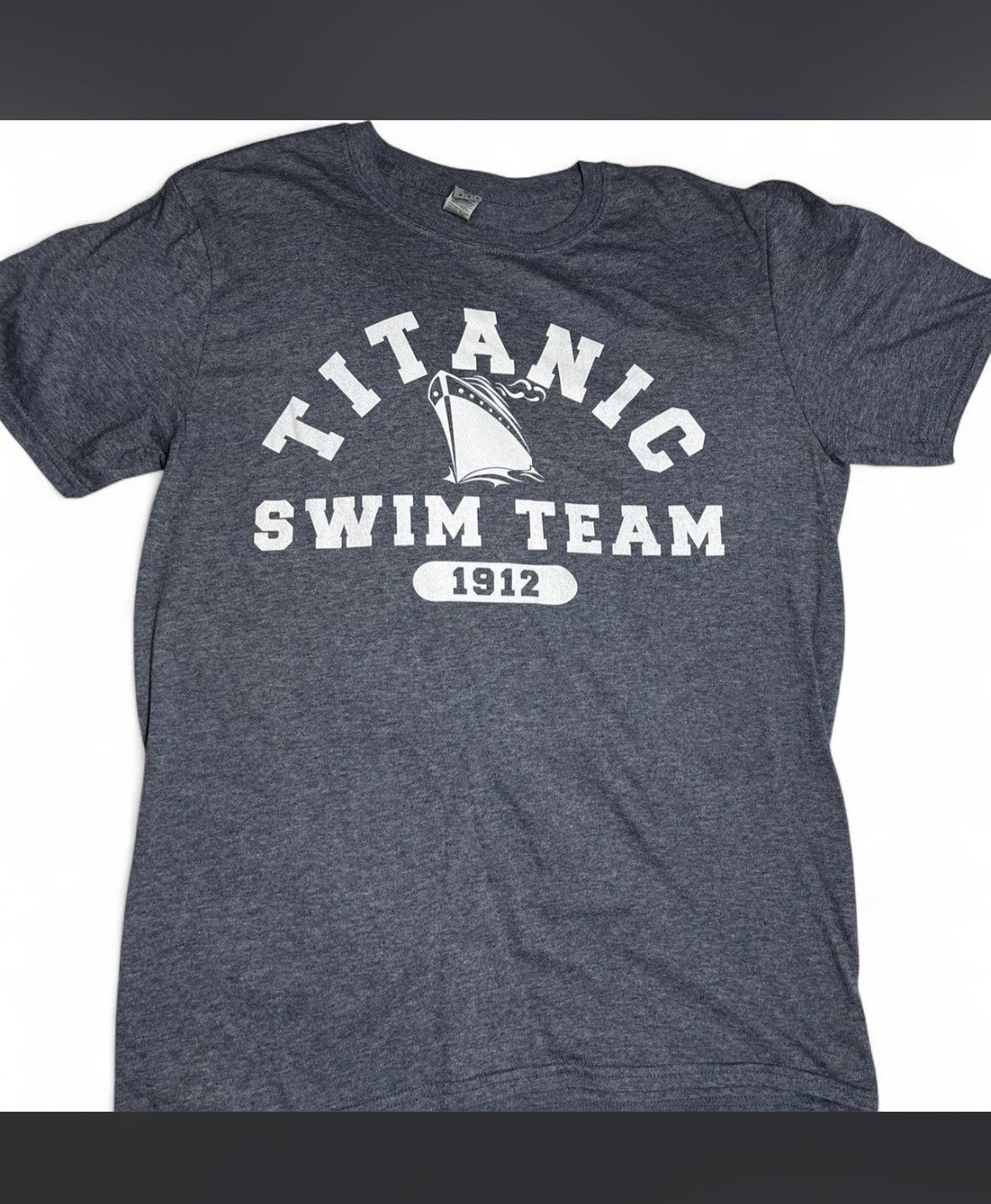 Hanes Titanic Swim Team 1912 Graphic Tee - Gildan - Dark Heather Size US M / EU 48-50 / 2 - 1 Thumbnail