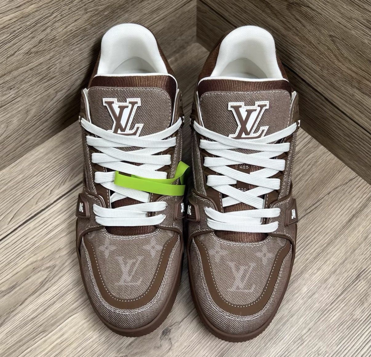 Louis Vuitton LV Trainer Brown & White Denim Sneakers J41 Size US 8 / EU 41 - 3 Thumbnail