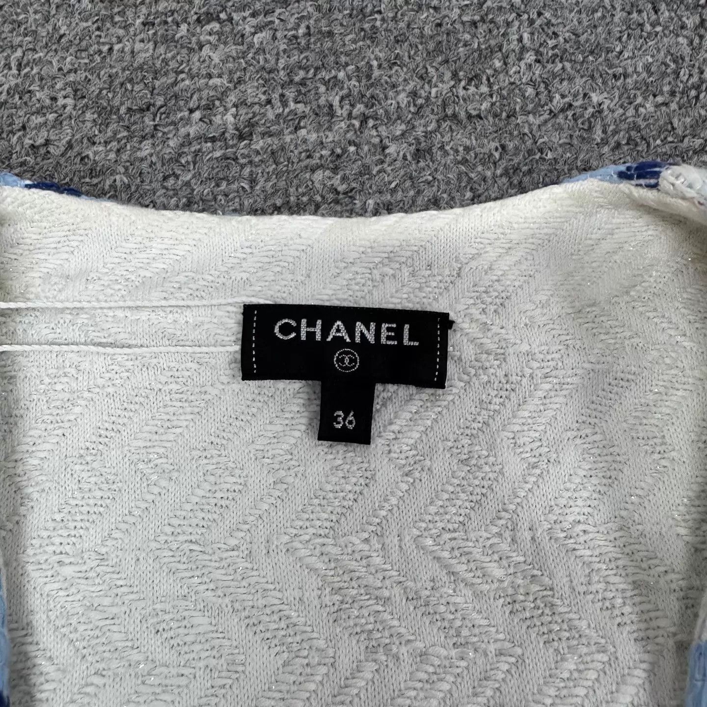 Chanel Chanel White Colorblock Stripe V-neck Sleeveless Tank 36 Size XS / US 0-2 / IT 36-38 - 5 Thumbnail