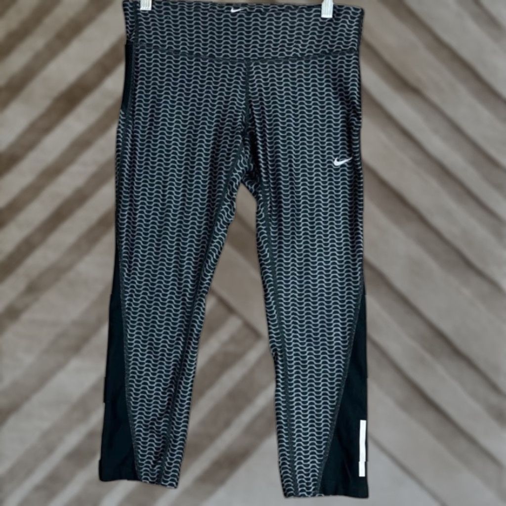 Nike Nike Womens Pants Black Pull On Racer Running Crop Leggings Athleisure Small Size 28" / US 6 / IT 42 - 1 Thumbnail