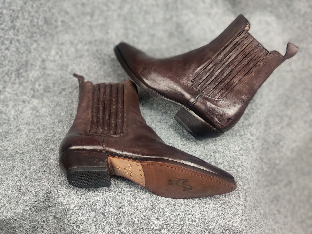 Elia Maurizi Elia Maurizi Design Leather western chelsea ankle Boots Size US 9 / IT 39 - 2 Thumbnail