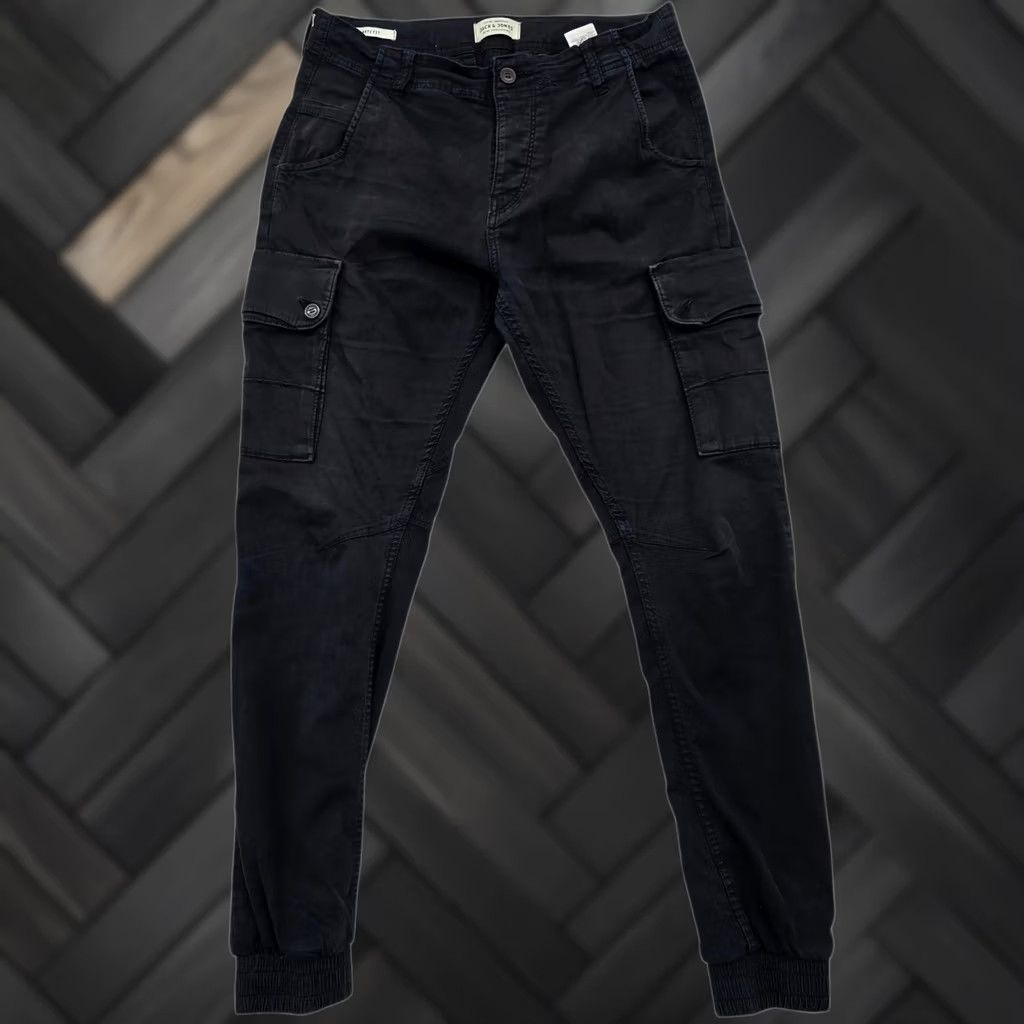 Jack & Jones Jack & Jones Mens Black Cargo Pants 31 Regular Tapered Button BNWT Mens Black Cargo Pants 31 Regular Button BNWT Size US 31 - 1 Thumbnail