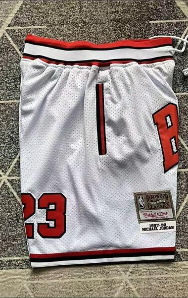 NBA XL Bulls Short 23 Michael Jordan Short Nba Pocket Short Size US 36 / EU 52 - 2 Thumbnail