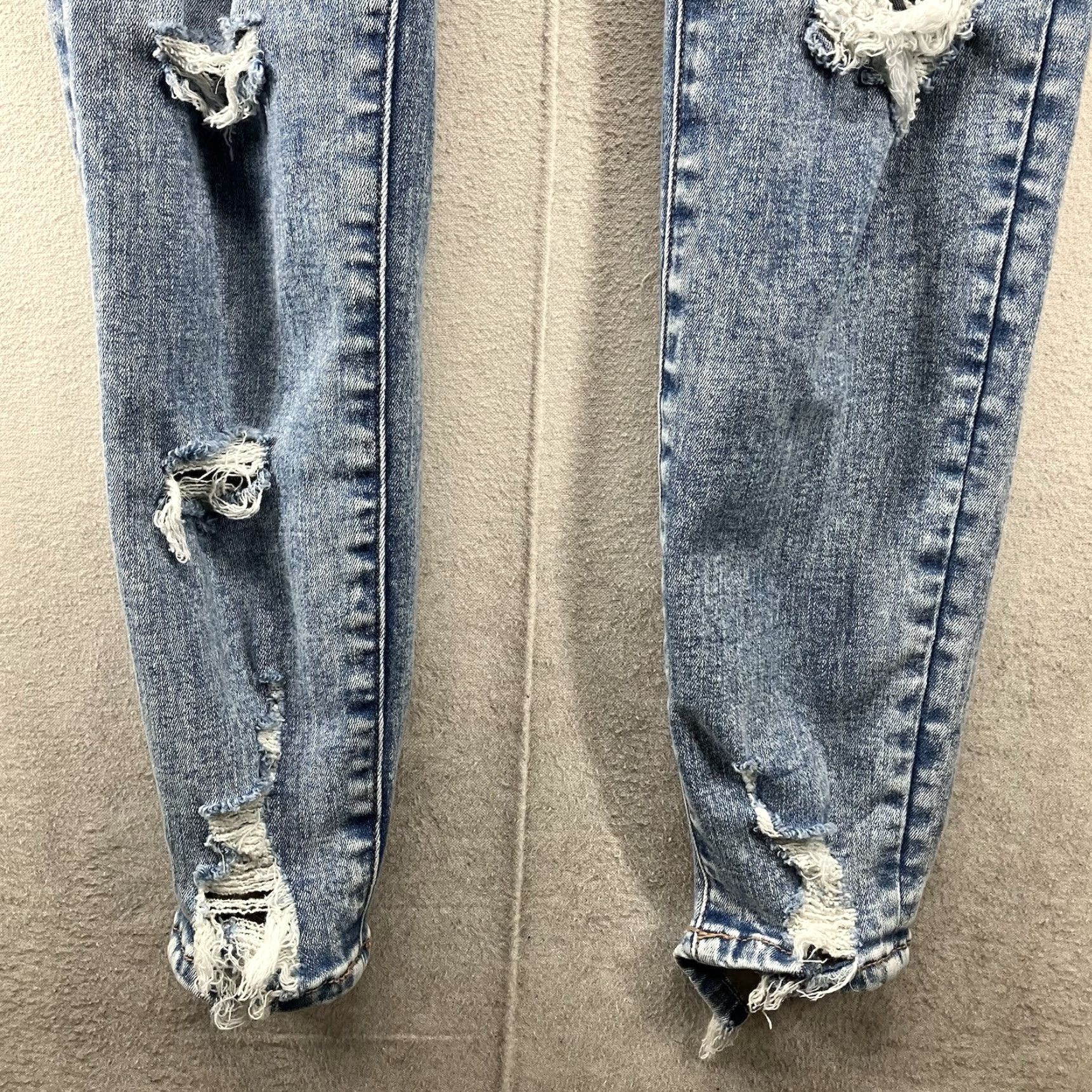 American Eagle Outfitters American Eagle Outfitters Jeggings Women 6 Short Distressed Blue Next Level Stretch Super Hi Rise 5-Pocket Design Size 28" / US 6 / IT 42 - 6 Thumbnail