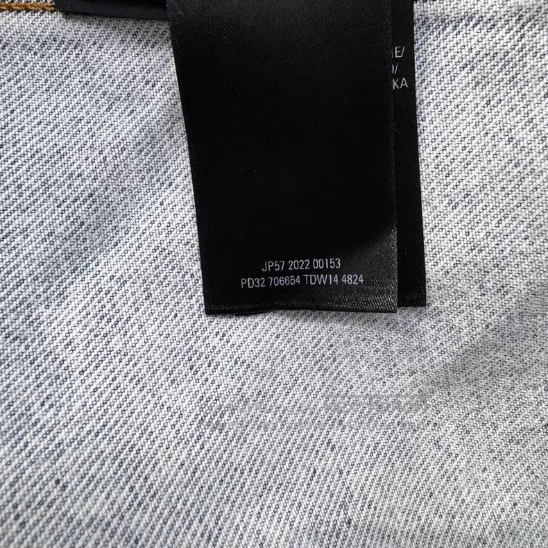 Balenciaga Balenciaga Twisted Folded Washed Denim Jacket Size US M / EU 48-50 / 2 - 7 Thumbnail
