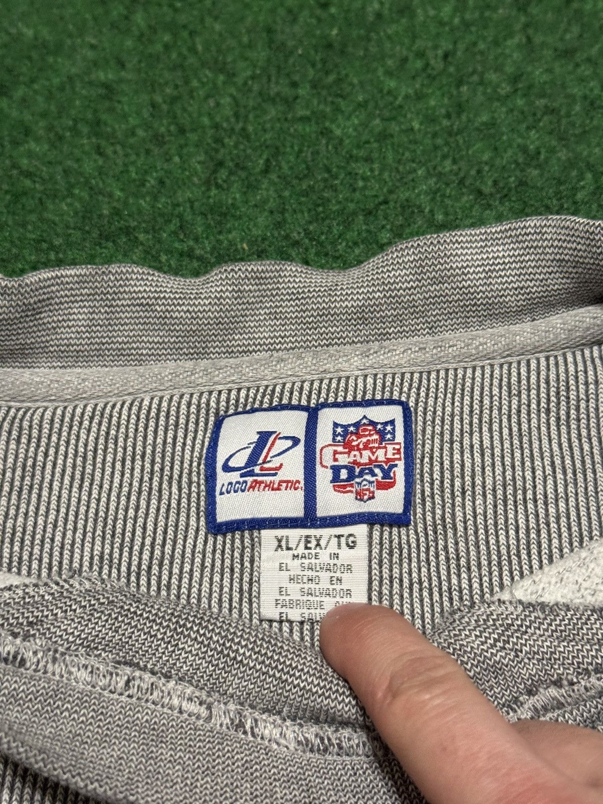 Logo Athletic Denver Broncos Logo Athletic Boxy 90s NFL 25x25 Sweatshirt Size US XL / EU 56 / 4 - 3 Thumbnail