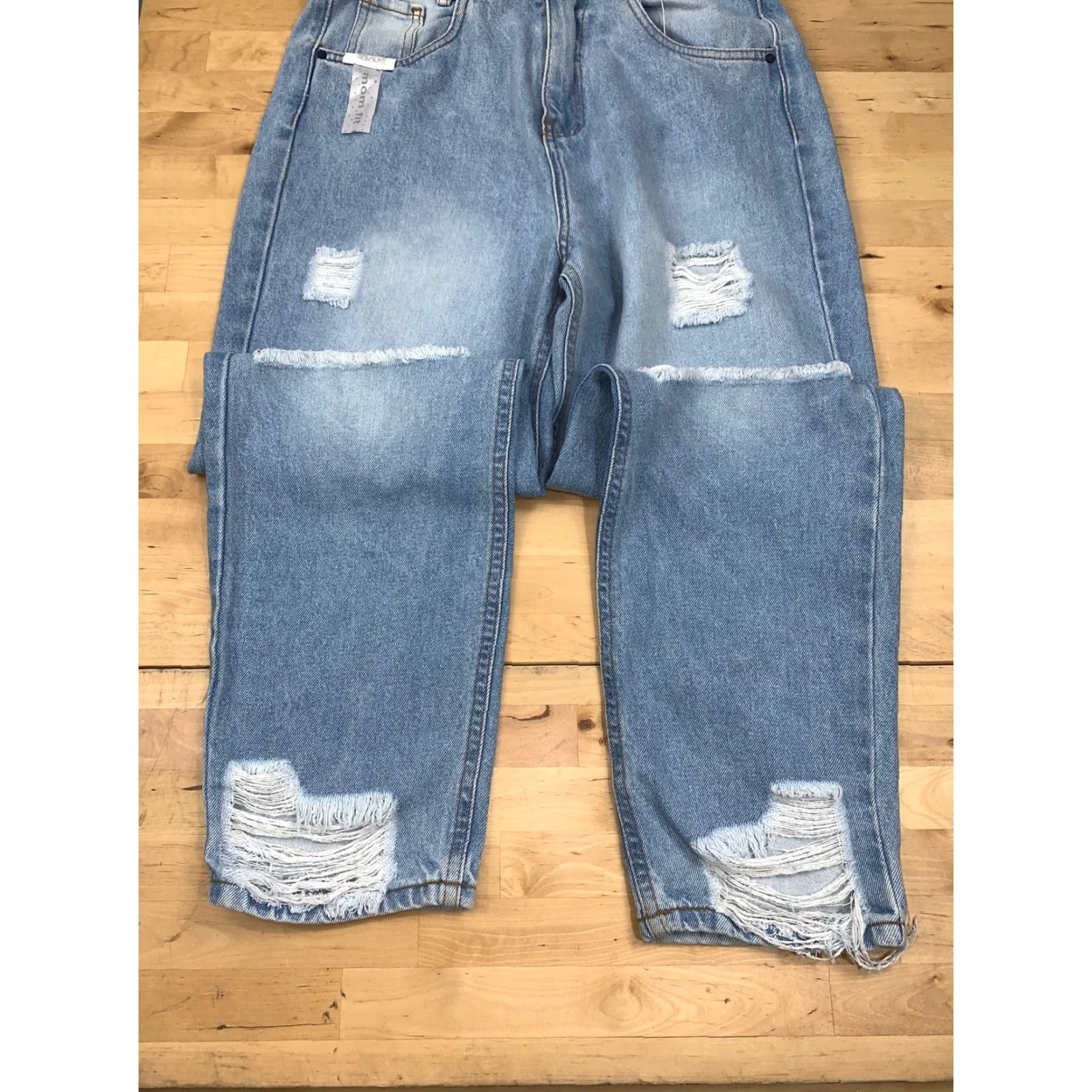 Denime Cloud Mom Jeans Denim Size 11 Distress Light Blue 80s 90s American Mom Jeans Womens Cloud Denim Jeans Regular Size 11 Light Blue Distressed Pockets Size 32" / US 10 / IT 46 - 2 Thumbnail