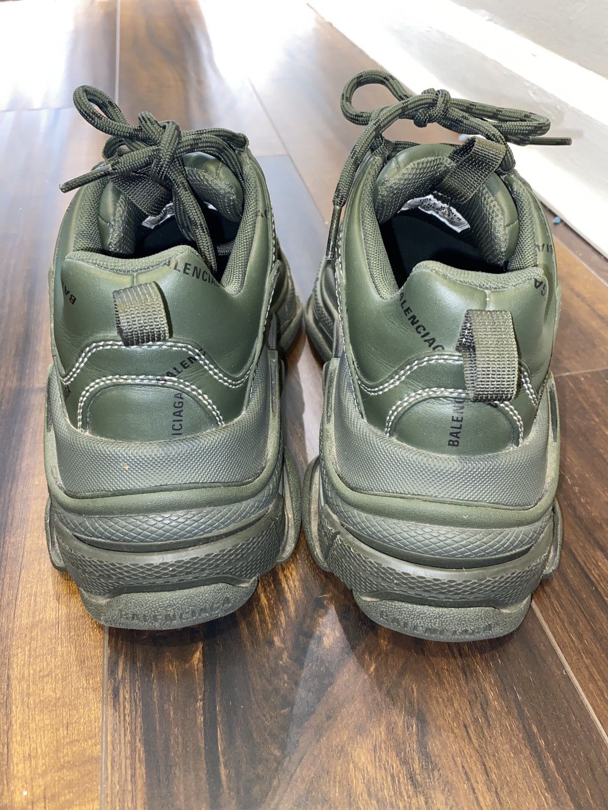 Balenciaga Olive green with black writting triple s Size US 8 / IT 38 - 4 Thumbnail