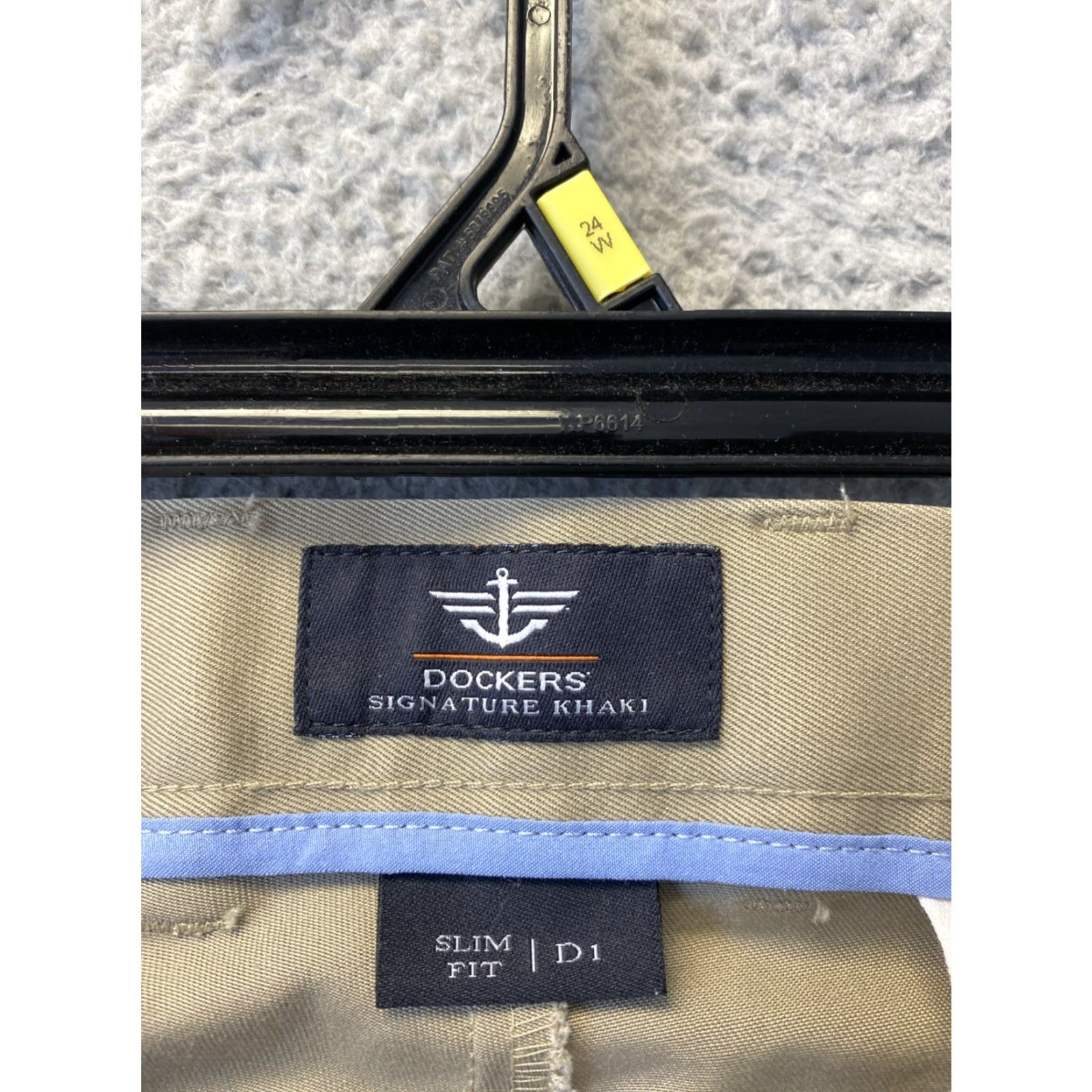 Dockers VINTAGE Dockers Men's Pants Chino Straight Fit Workday Khaki Size 34 Waist 30 In Cotton Men Size US 34 / EU 50 - 3 Thumbnail