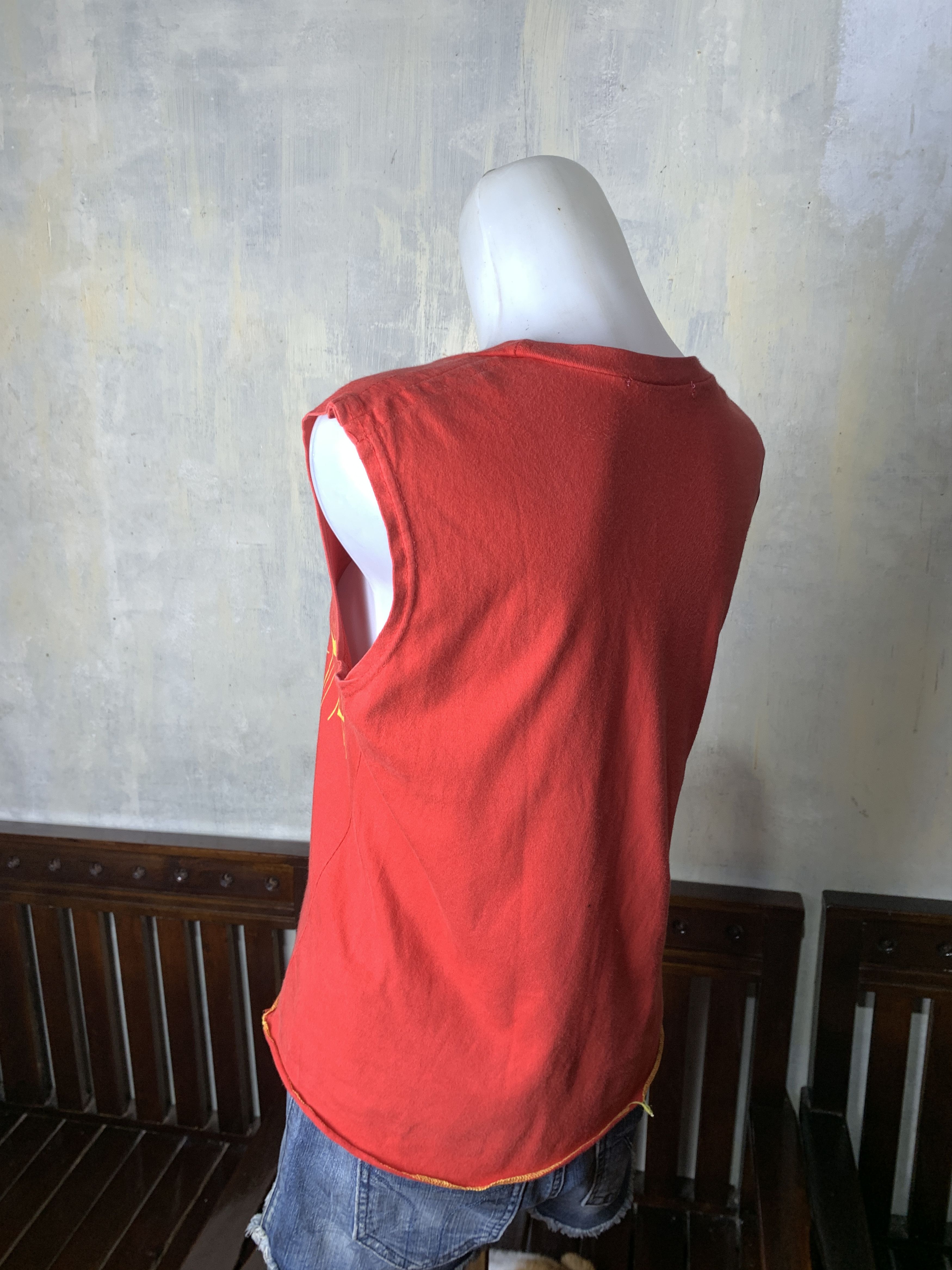 Japanese Brand 2000s Barbie Red Cute Sleeveless Tee (M) Size M / US 6-8 / IT 42-44 - 3 Thumbnail