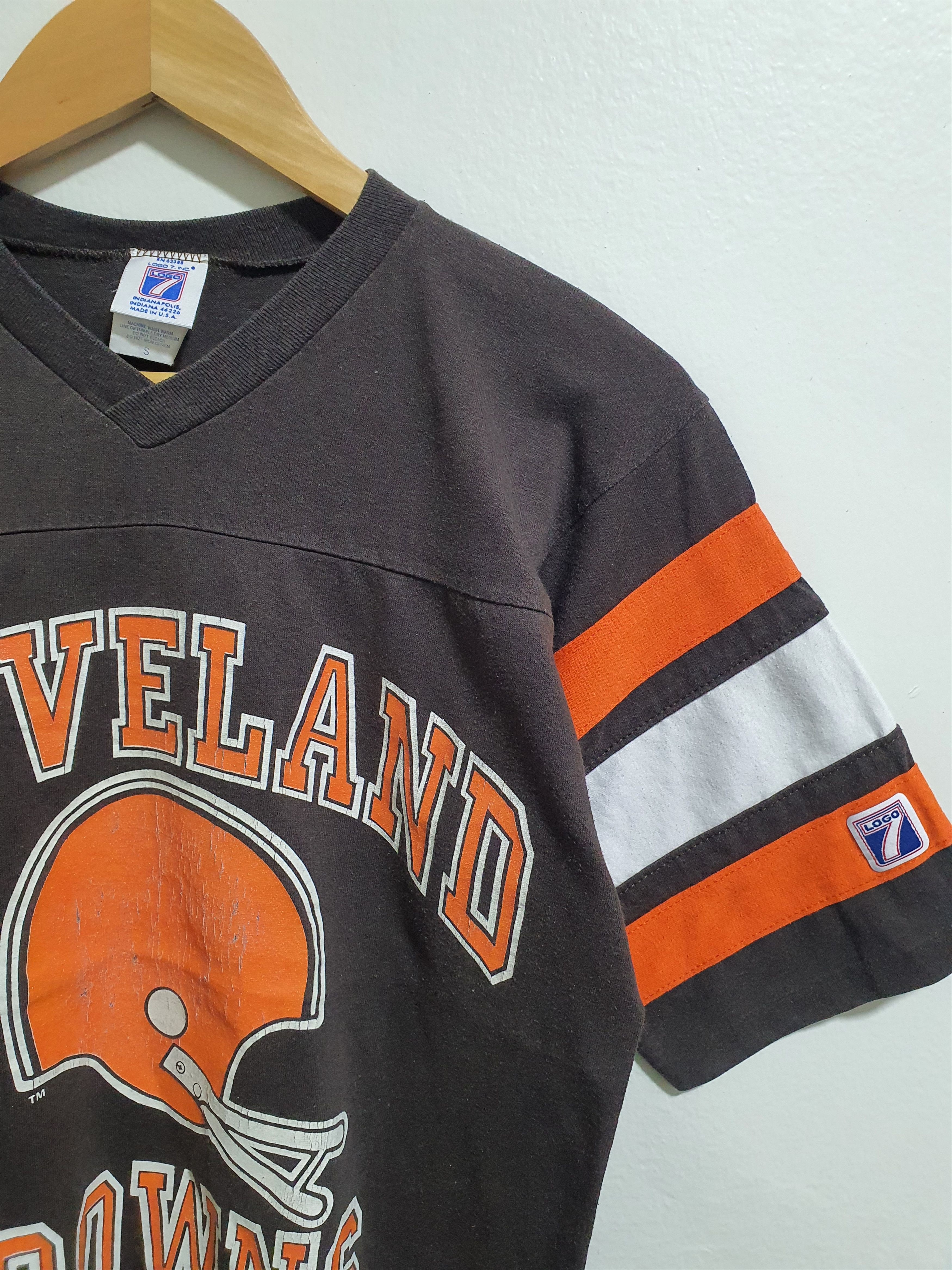 Logo 7 × Vintage VINTAGE CLEVELAND LOGO 7 18.5/25.5 V-NECK SHIRT Size US S / EU 44-46 / 1 - 1 Thumbnail