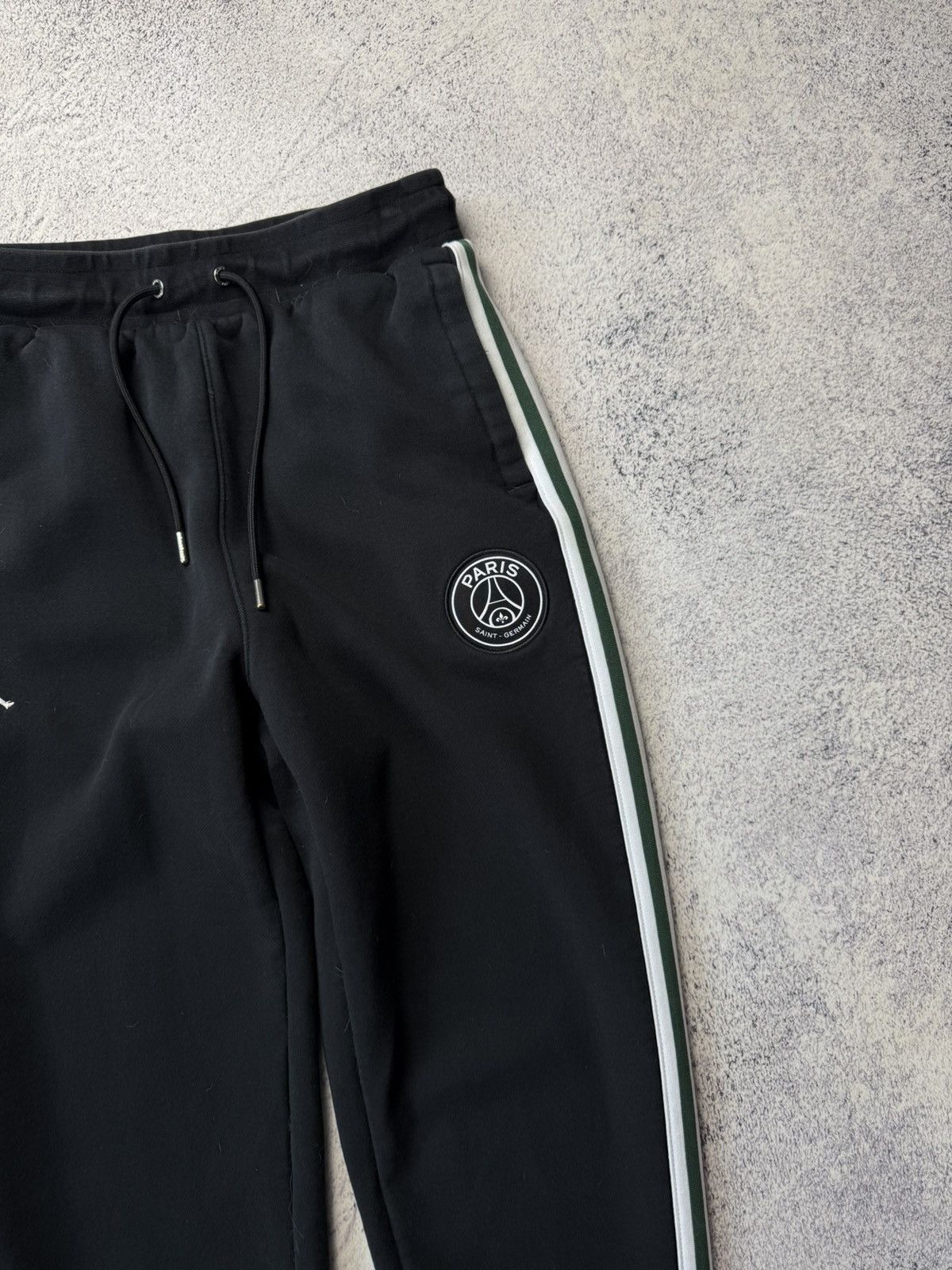 Jordan Brand Jordan PSG Wings Black Sweatpants Size US 32 / EU 48 - 4 Thumbnail