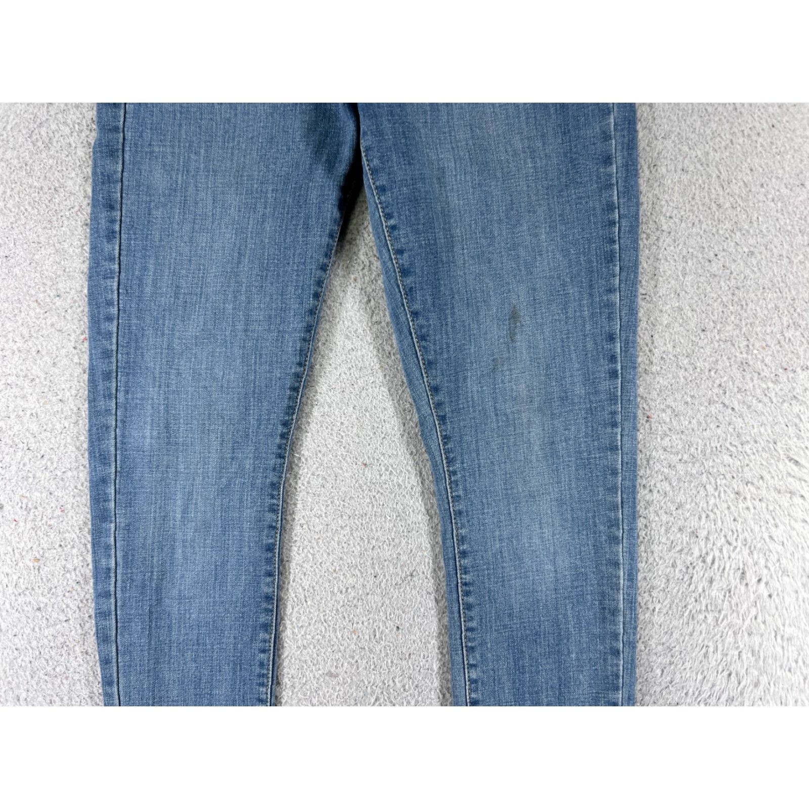 Levi's Levis Jeans Women 26 Blue Denim Skinny 26x29.5 Regular 5-Pocket Distressed Stretch Cotton Blend Denim Jeans Size 26" / US 2 / IT 38 - 3 Thumbnail