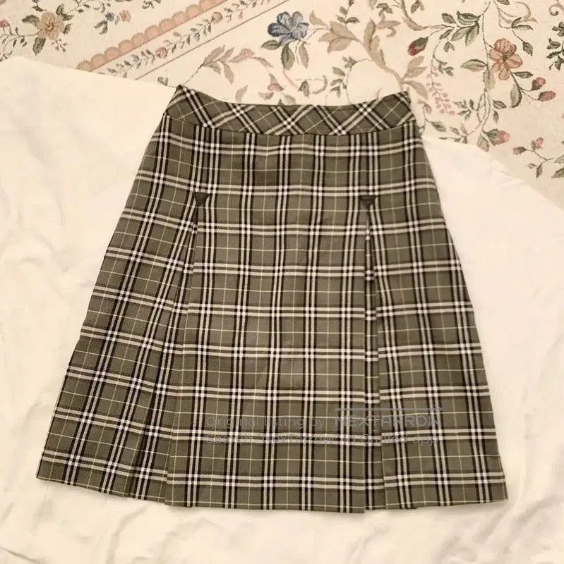 Burberry Burberry Green Wool Plaid Skirt. Size 23" - 4 Thumbnail