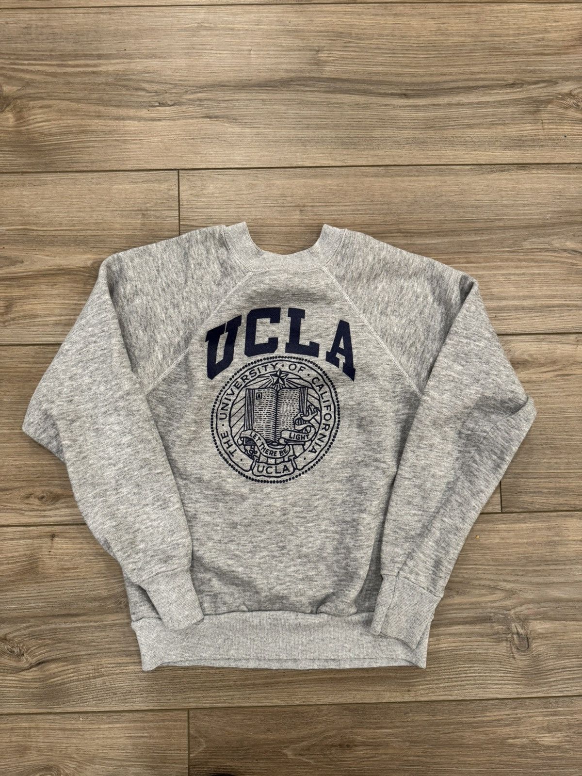 Vintage Vintage ucla crewneck Size US S / EU 44-46 / 1 - 1 Thumbnail