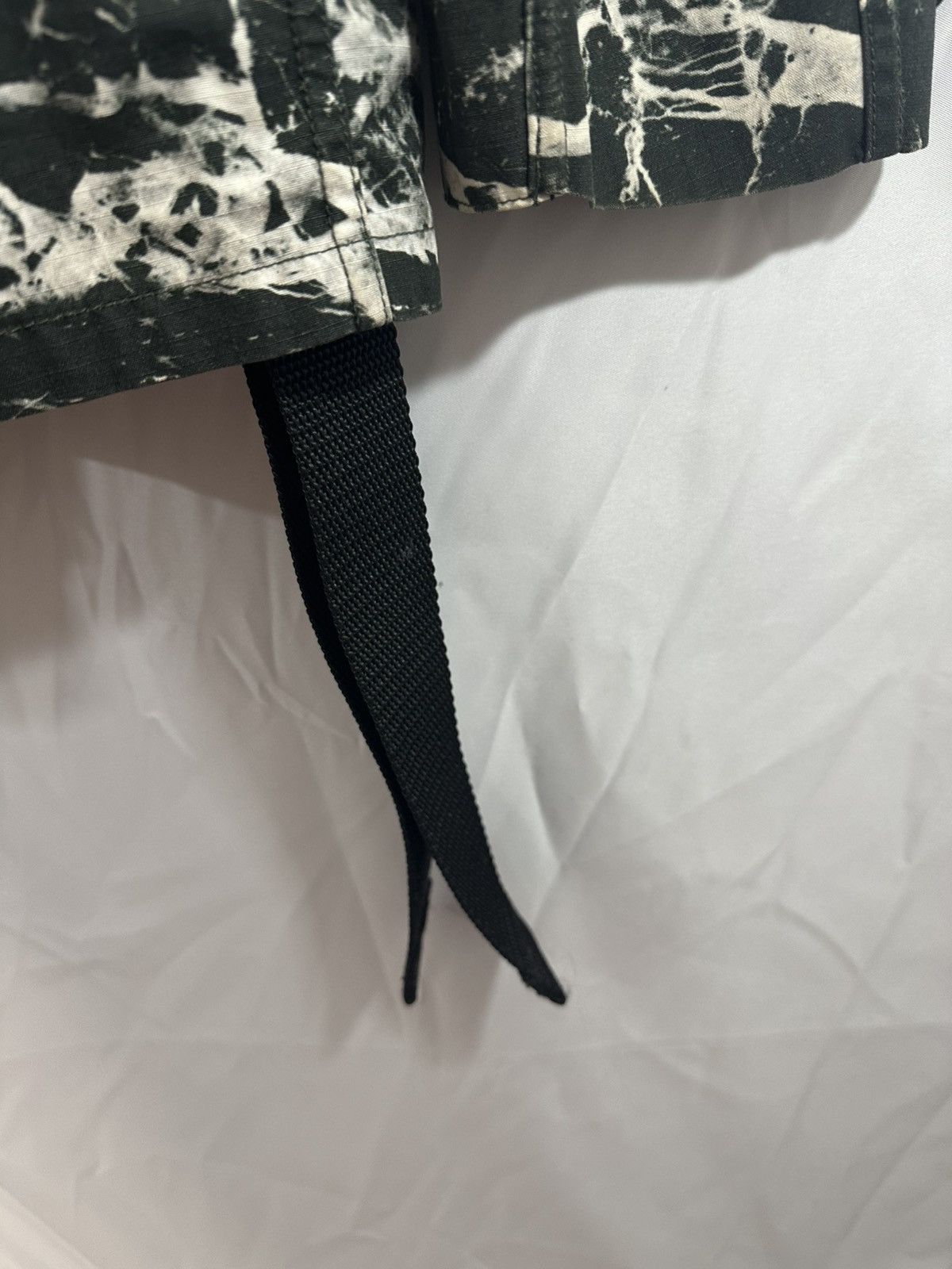 Off-White OFF WHITE CAMO LIGHT JACKET Size US XS / EU 42 / 0 - 9 Thumbnail