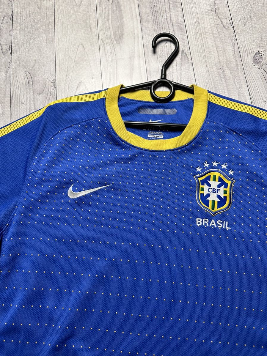 Vintage Vintage Brazil soccer jersey Nike Brasil size L blue Size US L / EU 52-54 / 3 - 5 Thumbnail