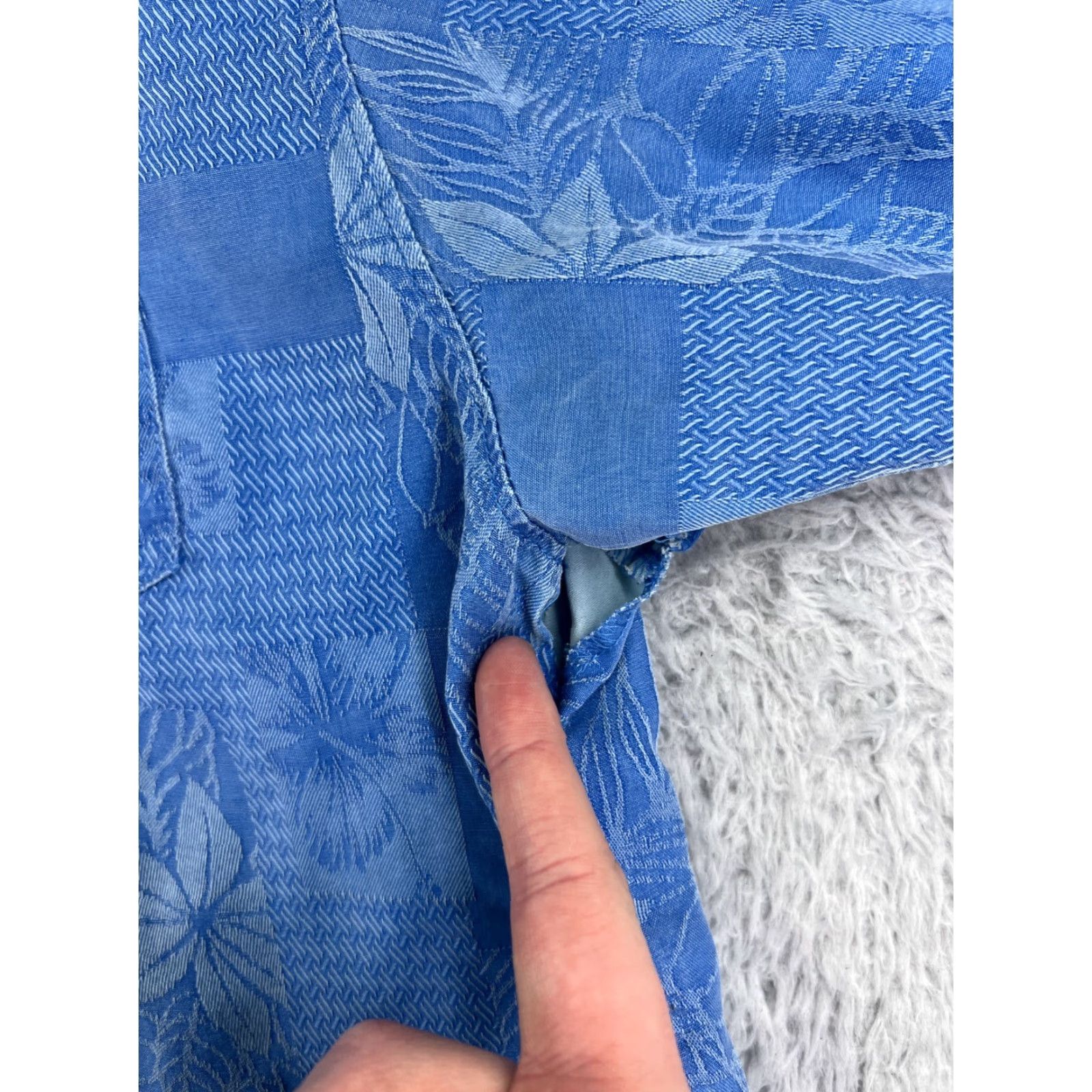 Tommy Bahama Tommy Bahama Shirt Men XL Silk Short Sleeve Button-Up Blue Hawaiian Floral Resort Aloha Mens Size US XL / EU 56 / 4 - 4 Thumbnail
