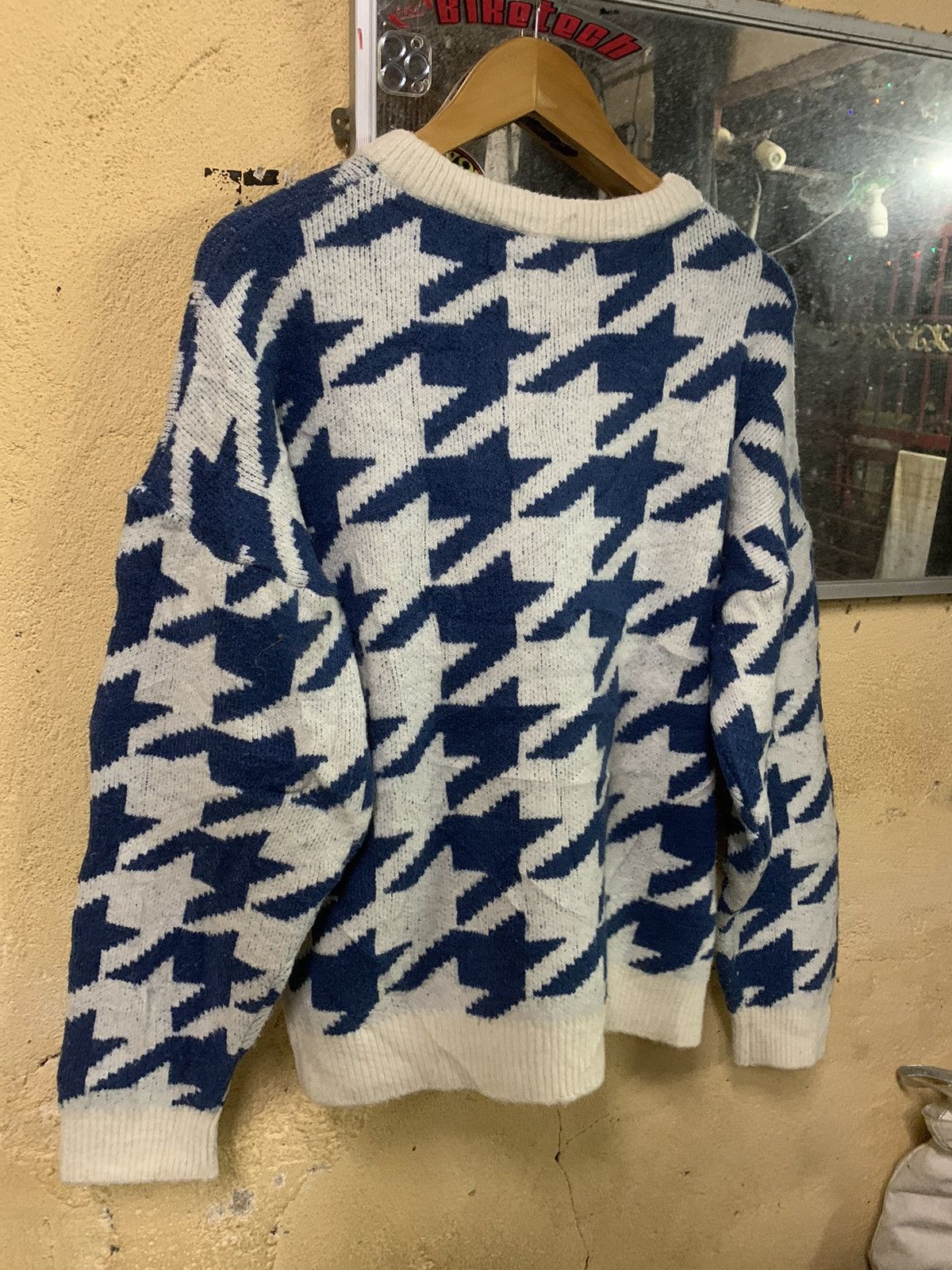 Japanese Brand × Vintage Vintage Blue White Knitwear Sweatshirt Nice Colour Size US XL / EU 56 / 4 - 4 Thumbnail