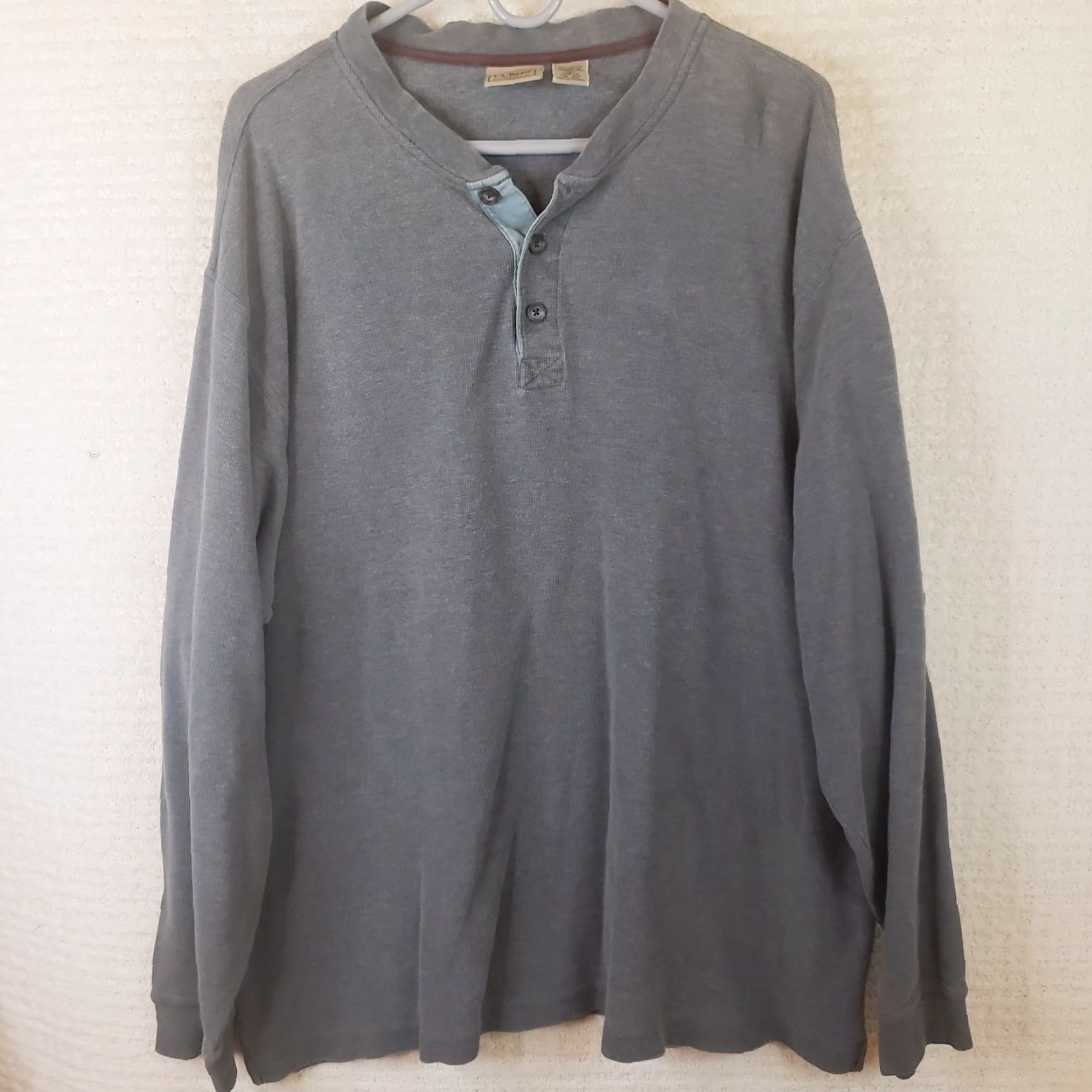 Vintage VINTAGE LL Bean Henley Shirt Men 2XL Gray Cotton Regular Long Sleeve Shirt Mens LL Bean Henley 2XL Gray Cotton Regular Long Sleeve Size US XXL / EU 58 / 5 - 2 Thumbnail
