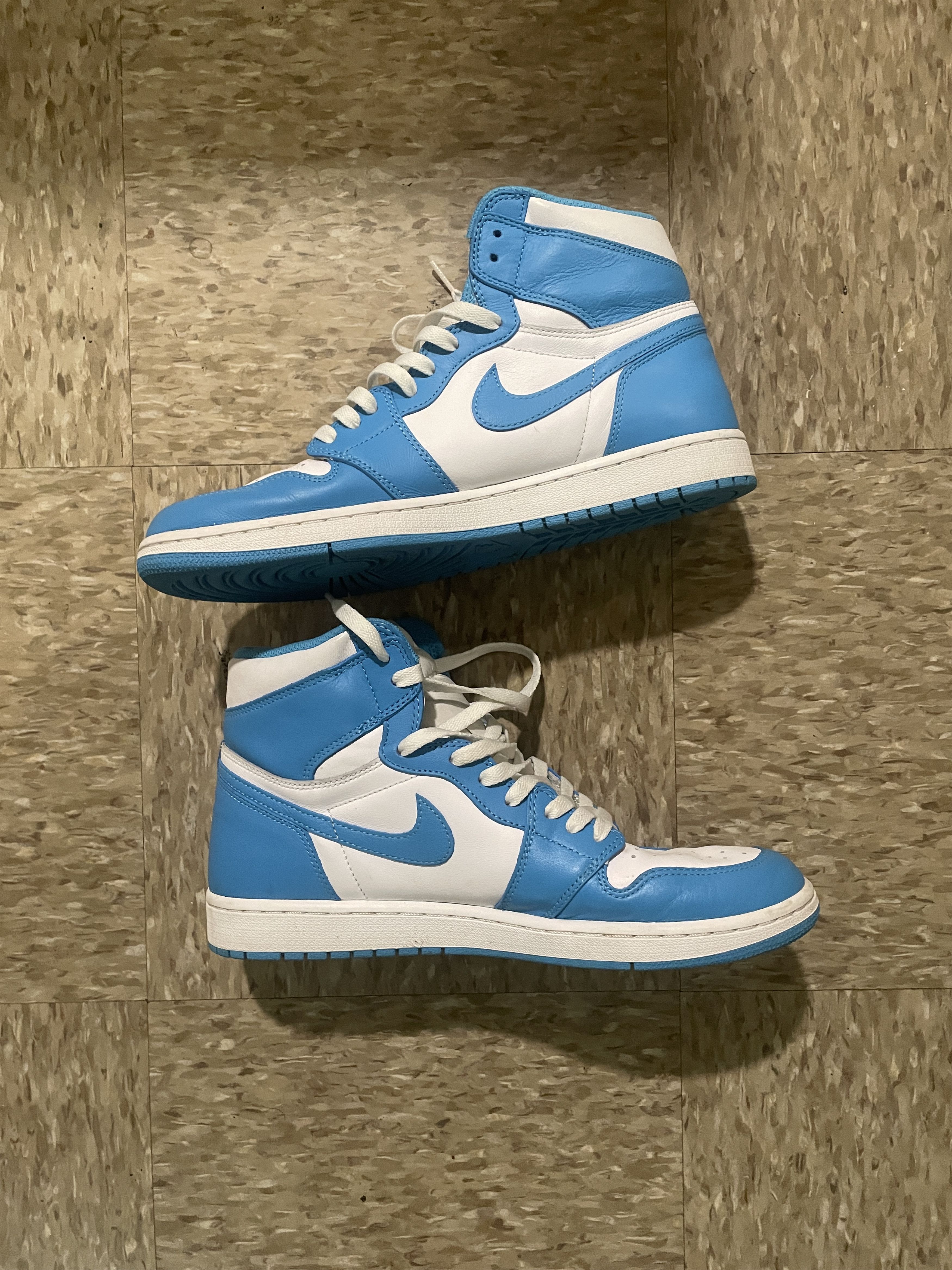 Jordan Brand Air Jordan 1 “UNC” (High OG or Retro) 2013 Size US 11.5 / EU 44-45 - 3 Thumbnail